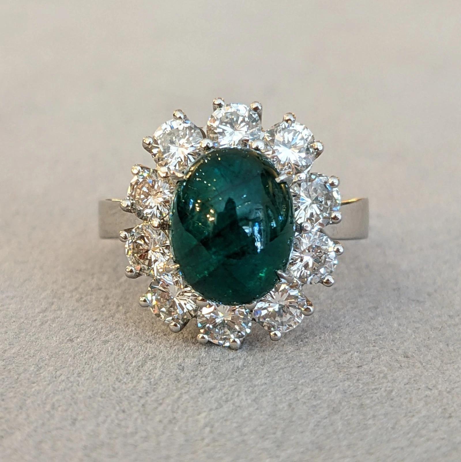 GIA Emerald Cabochon 3.48 ct with 1.60 ct Round Diamonds in Platinum in vendita 1