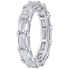 Alliance d'éternité de style est-ouest avec diamants taille émeraude de 4,60 carats certifiés GIA