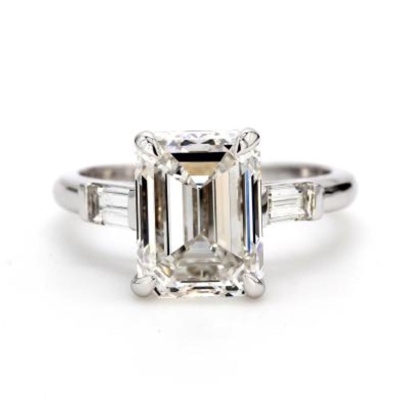 Emerald Cut GIA Emerald cut diamond engagement ring For Sale