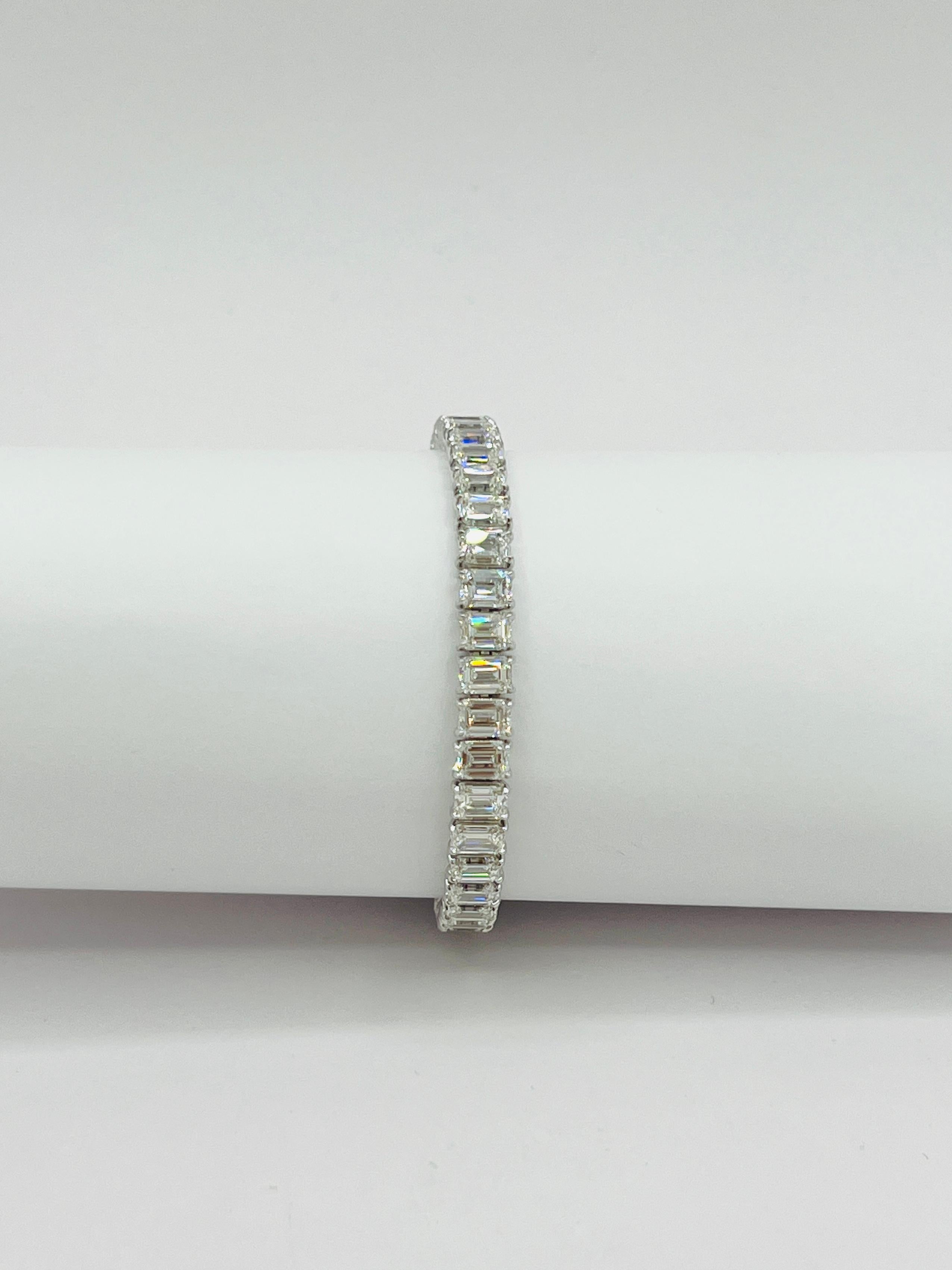 GIA Pulsera de tenis de diamantes talla esmeralda de medio quilate cada uno en oro blanco de 18 quilates en venta 2