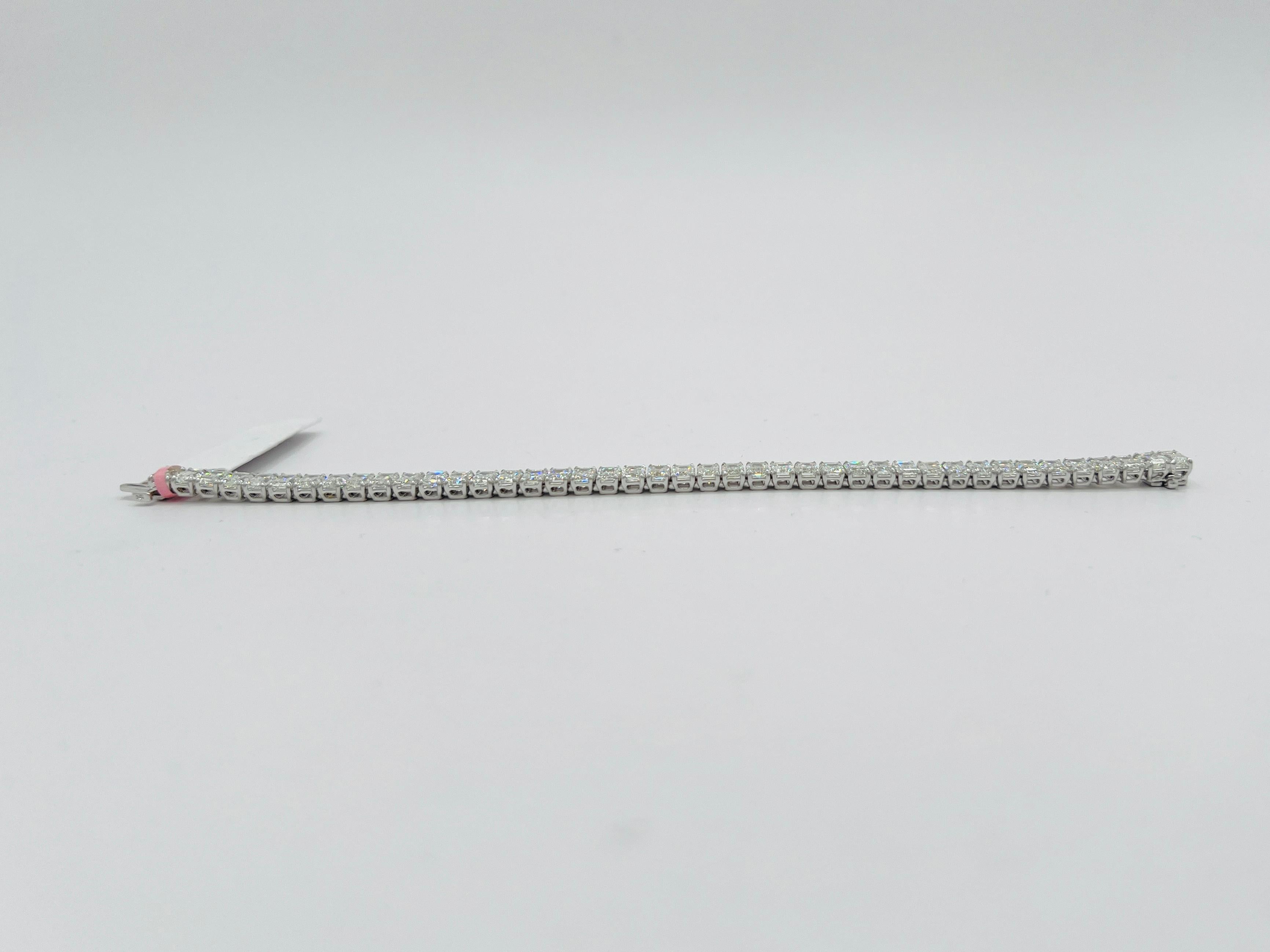 GIA Pulsera de tenis de diamantes talla esmeralda de medio quilate cada uno en oro blanco de 18 quilates en venta 3