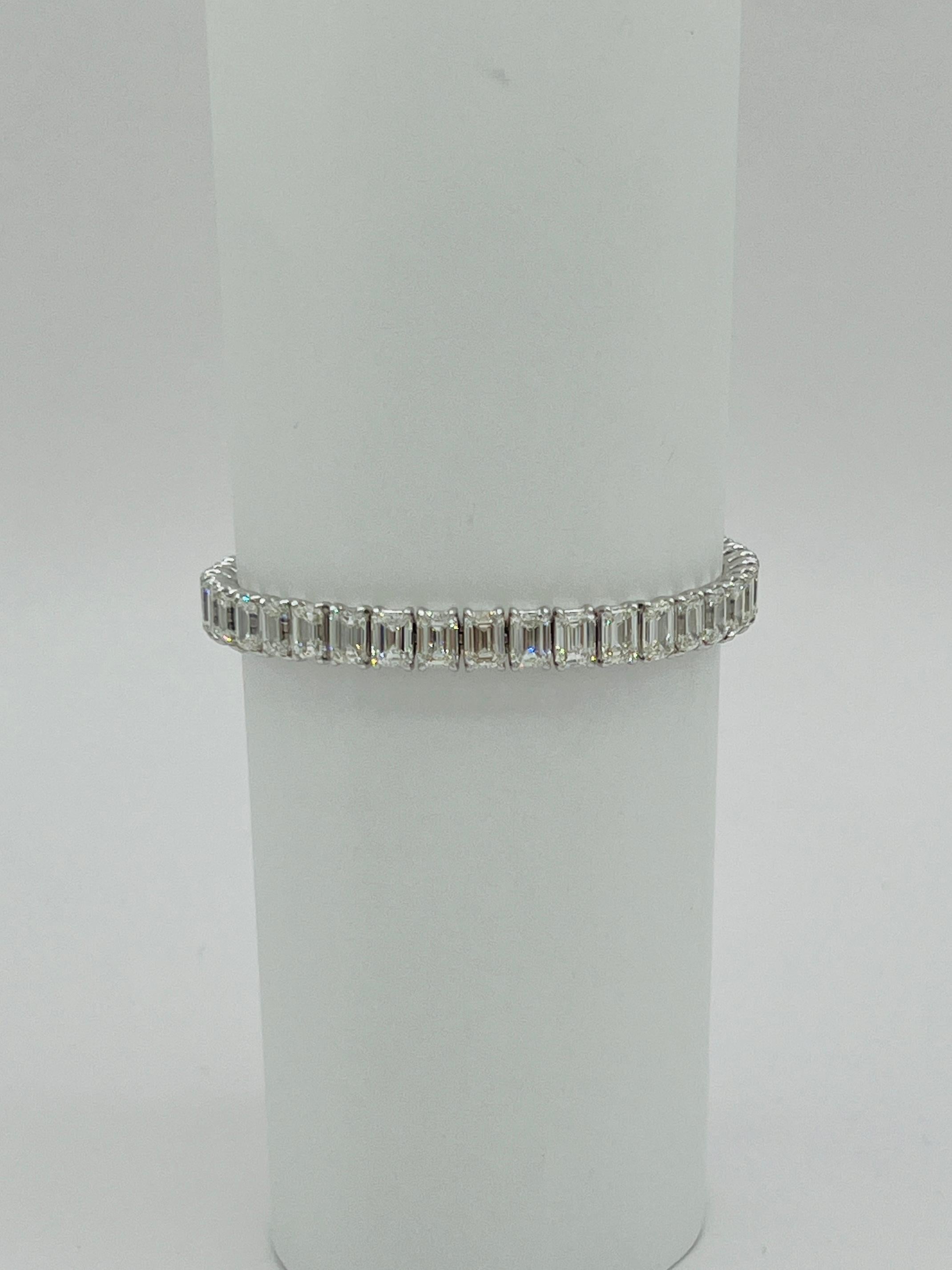 GIA Pulsera de tenis de diamantes talla esmeralda de medio quilate cada uno en oro blanco de 18 quilates en venta 4
