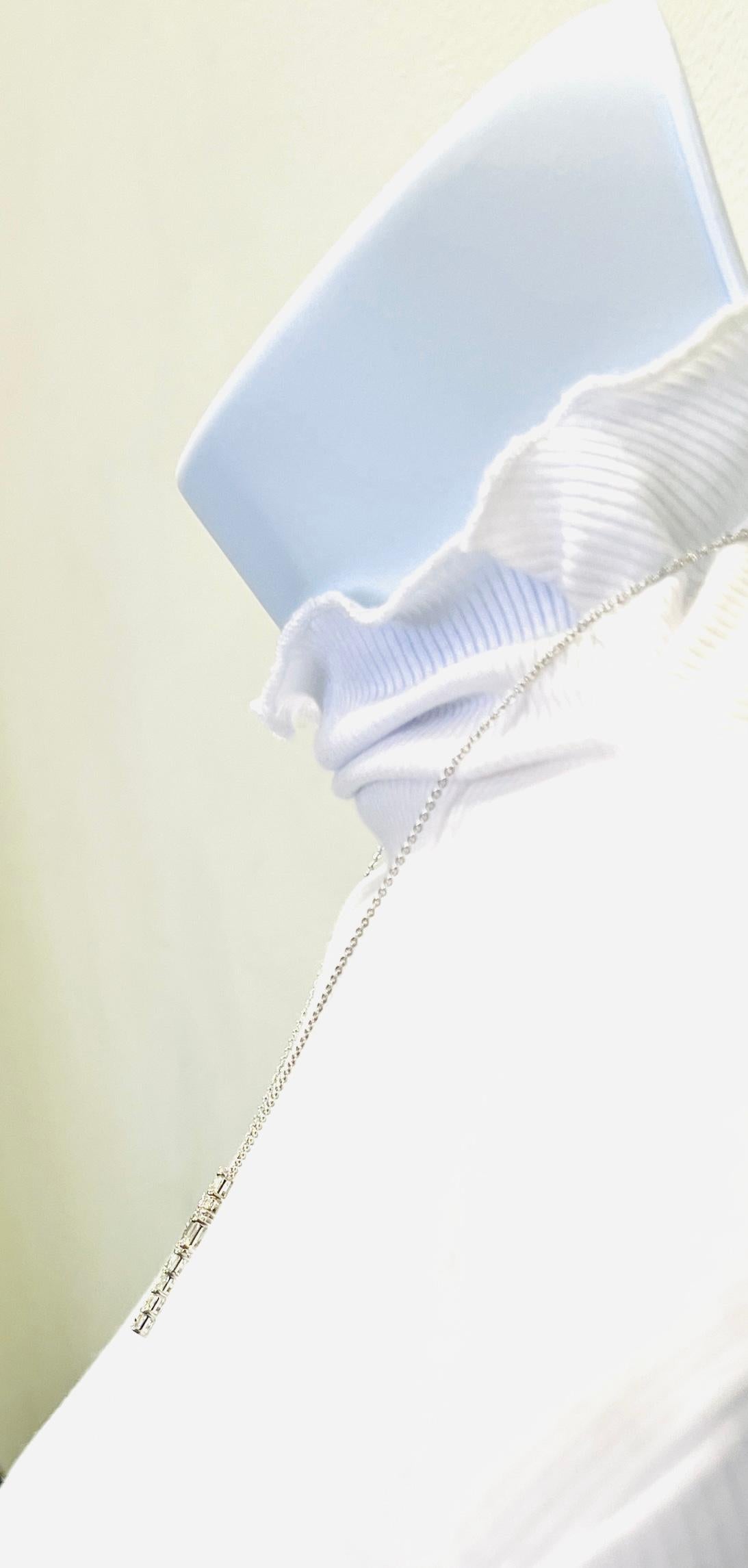 GIA Smaragdschliff Weißer Diamant 0,50 ct. Jede Kreuz-Halskette mit Anhänger aus 18K im Zustand „Neu“ im Angebot in Los Angeles, CA