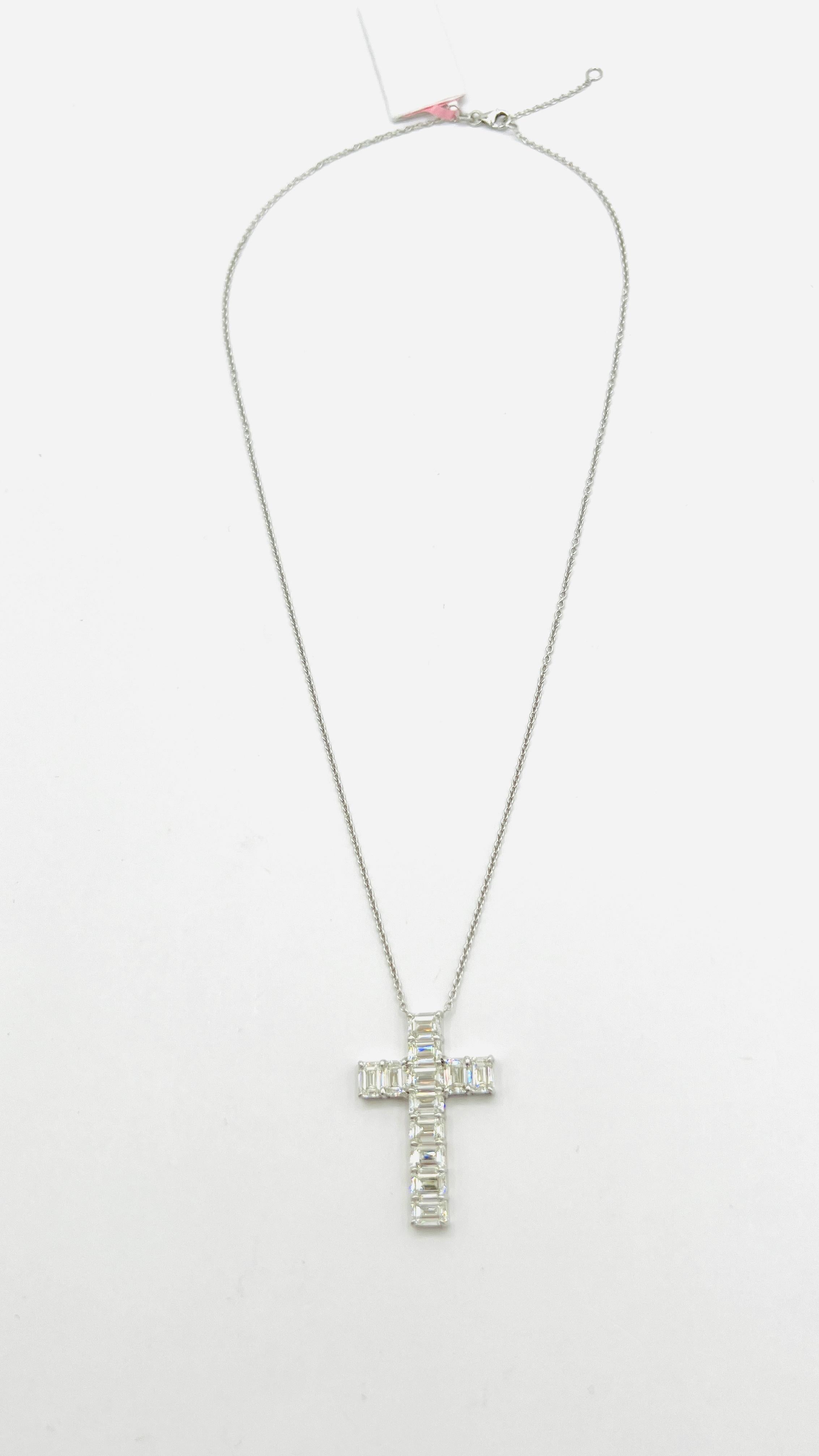 GIA Emerald Cut White Diamond 0.50 ct. Each Cross Pendant Necklace in 18K For Sale 2