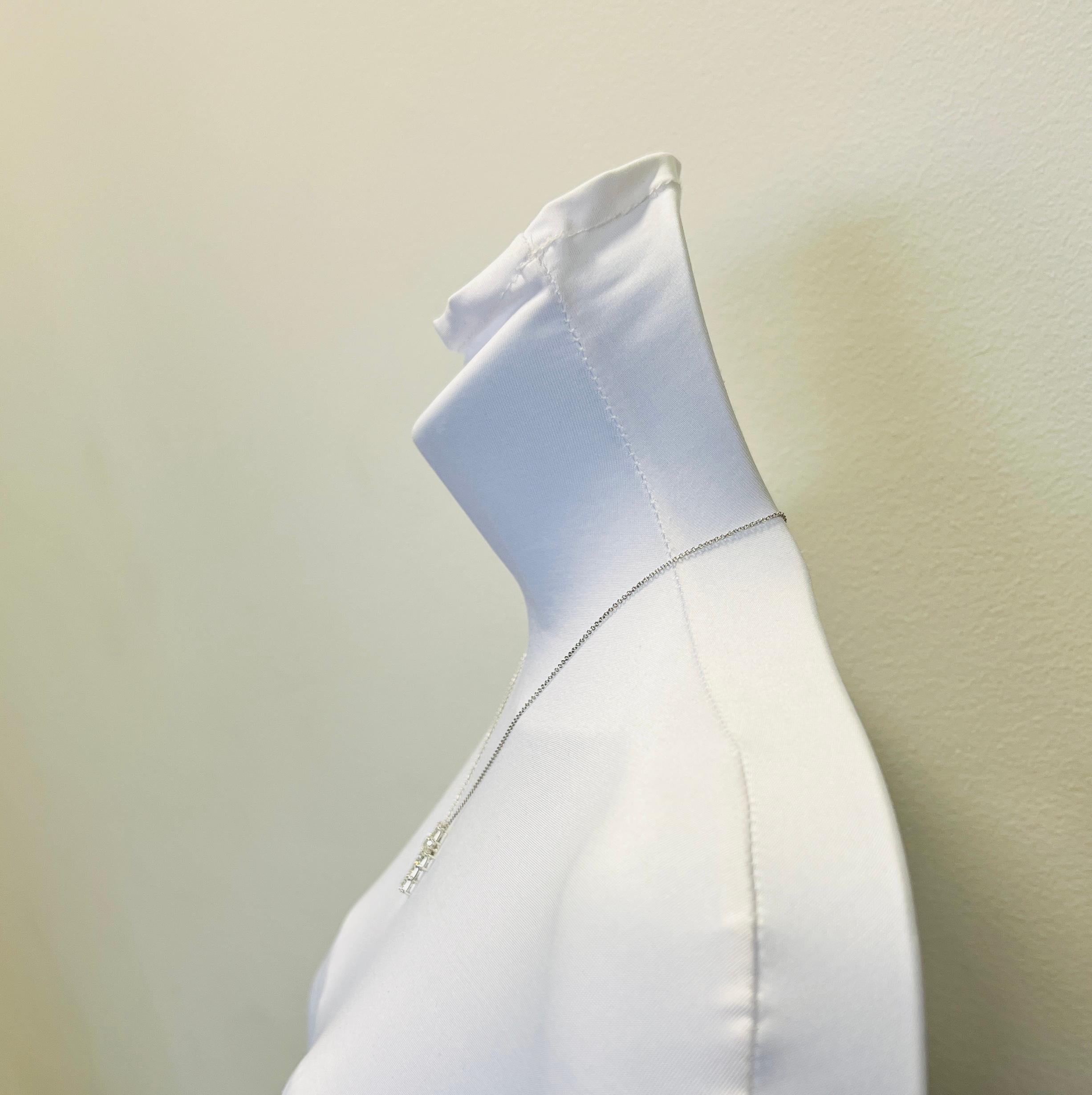 Taille émeraude Croix en or blanc 18 carats avec diamant blanc taille émeraude GIA en vente