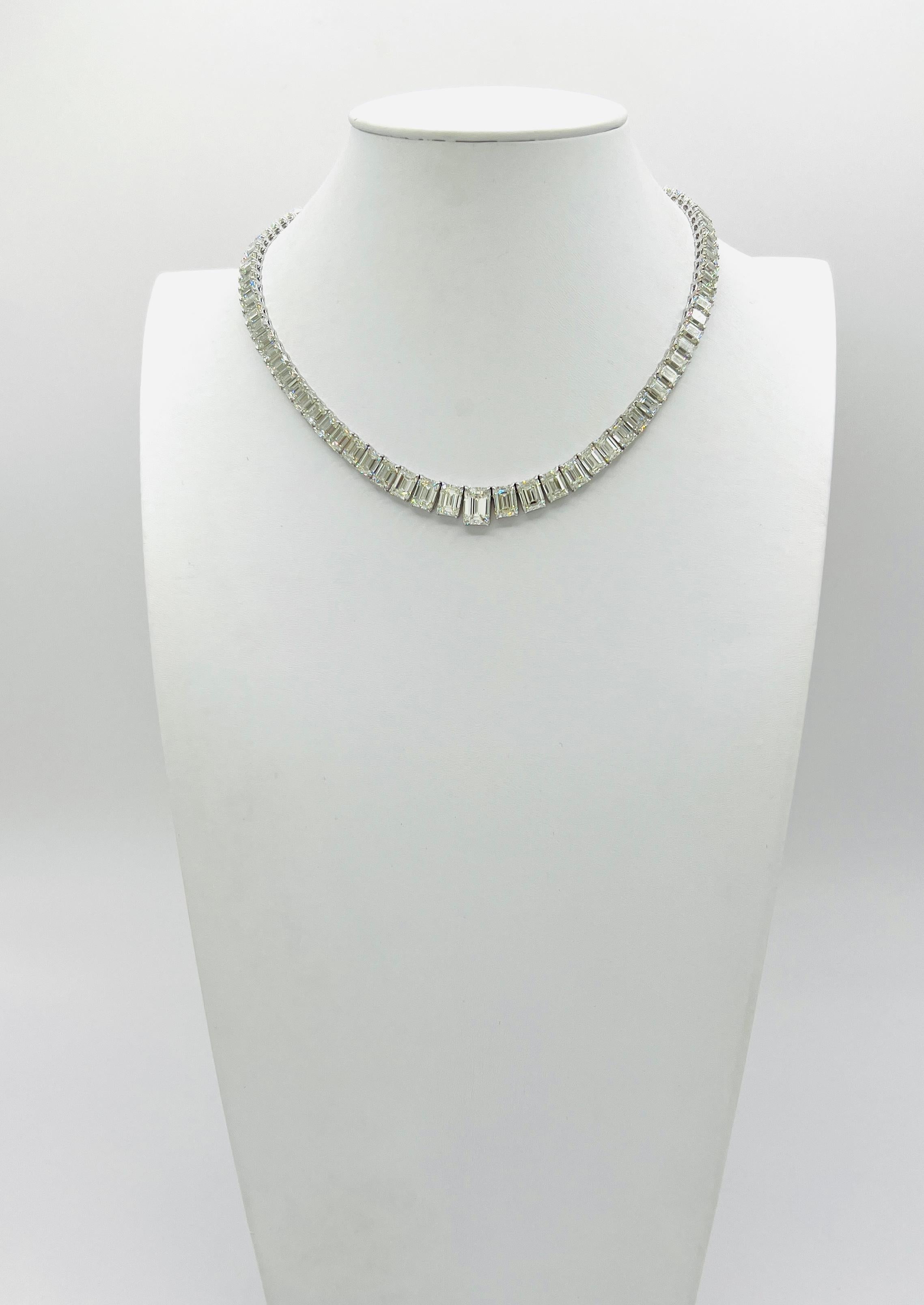 Collier Riviera en or blanc 18 carats avec diamants blancs taille émeraude certifiés GIA Unisexe en vente