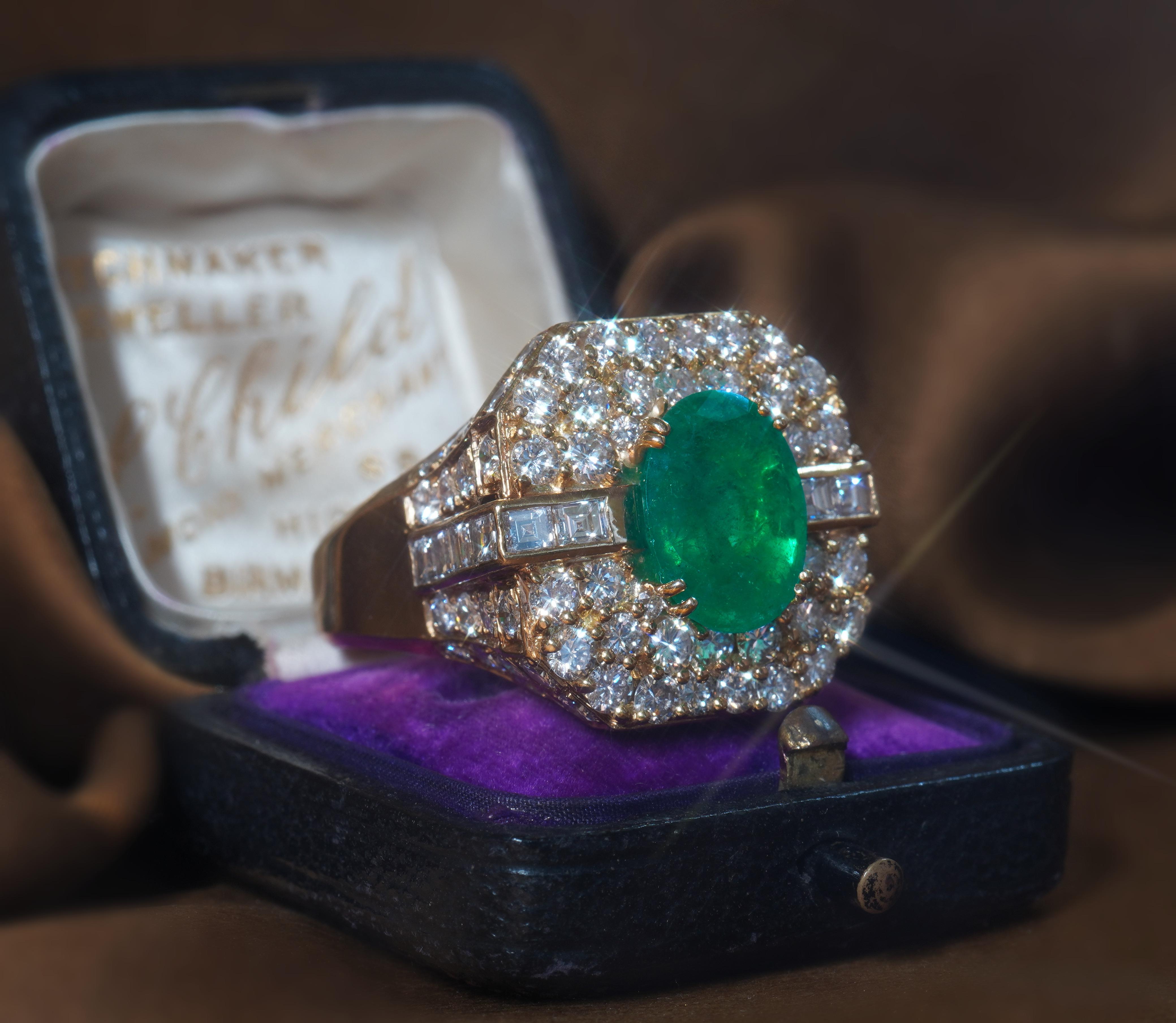 Women's or Men's GIA Emerald Diamond Ring Vintage 18K Certified Natural Fine VS Huge 7.54 Carats! For Sale