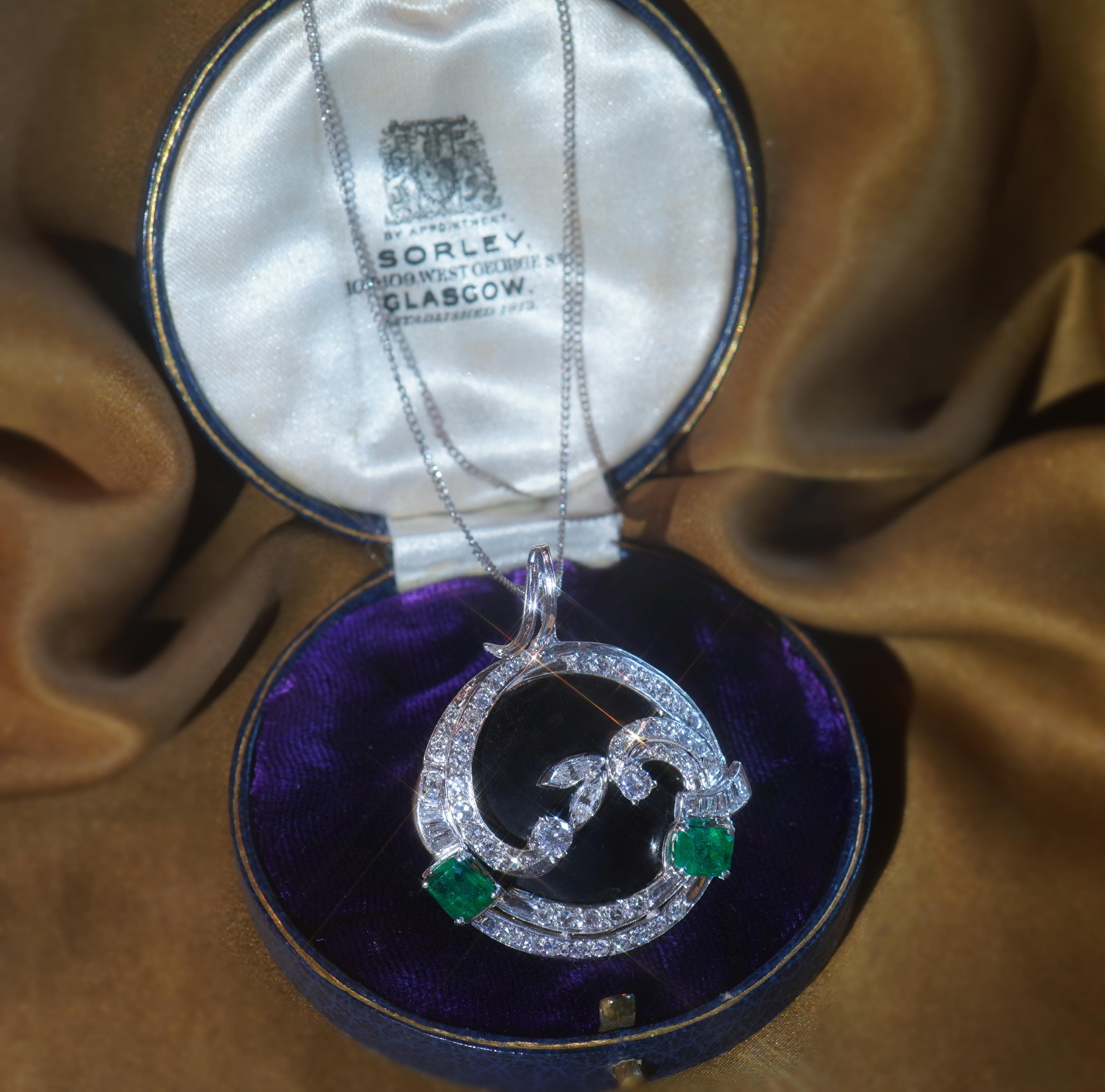 Emerald Cut GIA Emerald Platinum 18K Pendant VS Diamond Onyx Certified Huge AAA 4.51 Carats For Sale