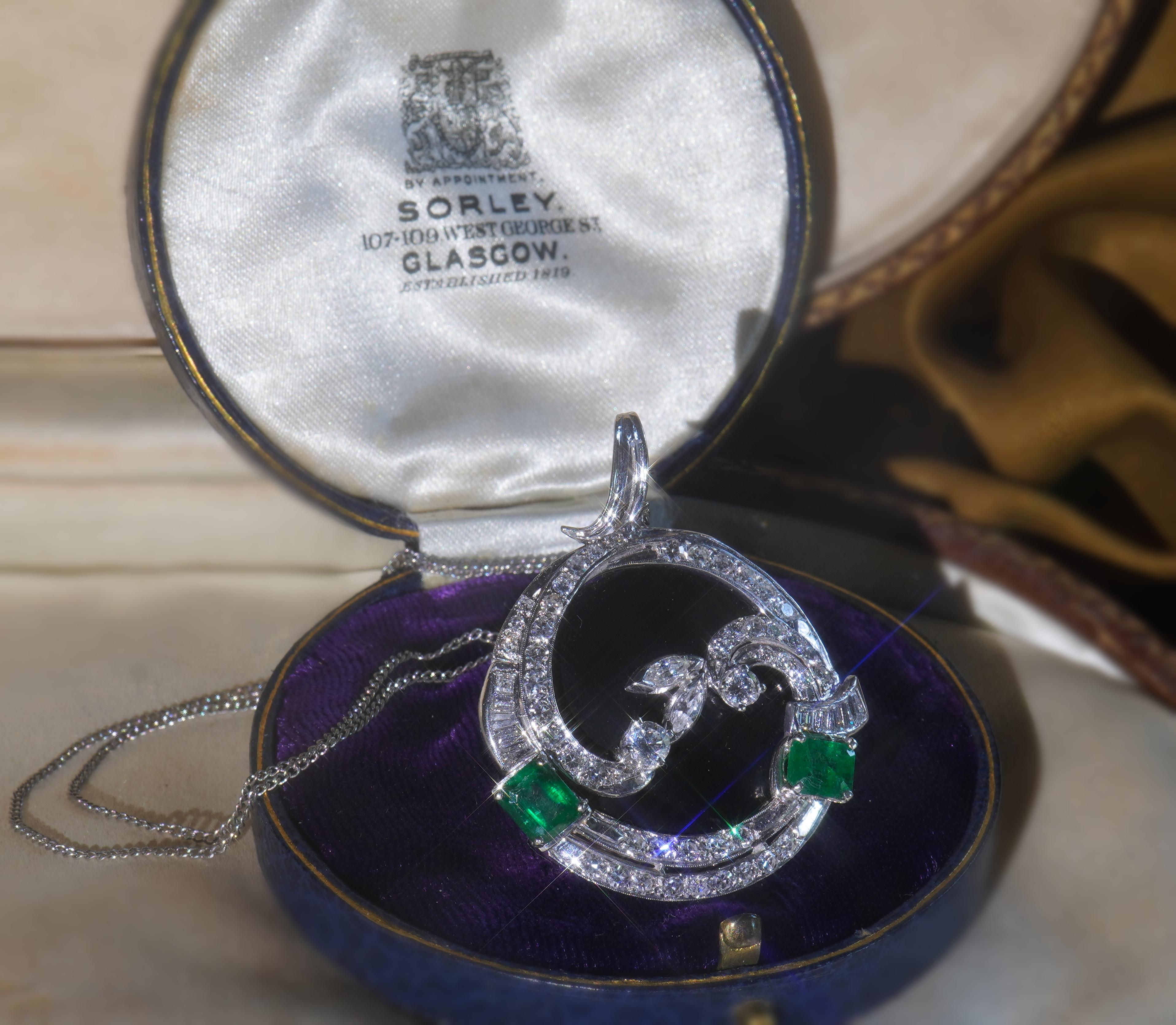 GIA Emerald Platinum 18K Pendant VS Diamond Onyx Certified Huge AAA 4.51 Carats For Sale 2