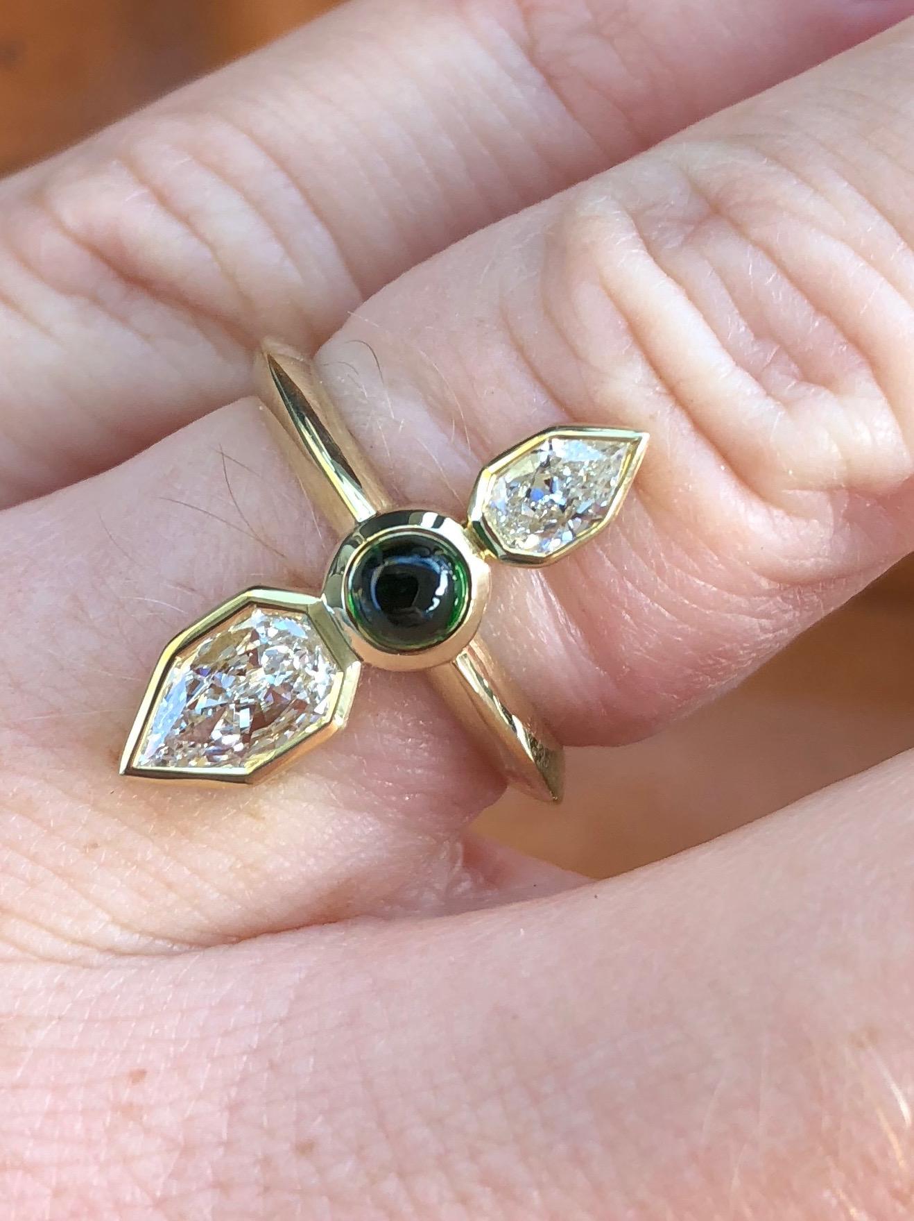 Modern GIA Empress Cut Diamond and Tsavorite 18 Karat Gold Engagement Ring For Sale