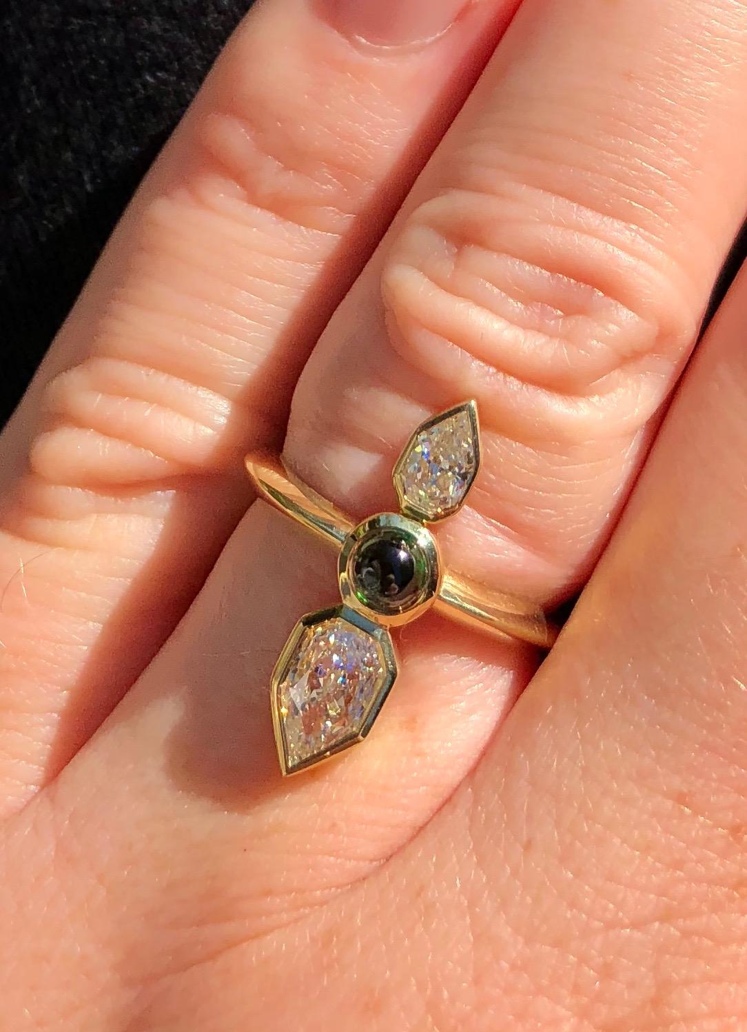 Women's or Men's GIA Empress Cut Diamond and Tsavorite 18 Karat Gold Engagement Ring For Sale