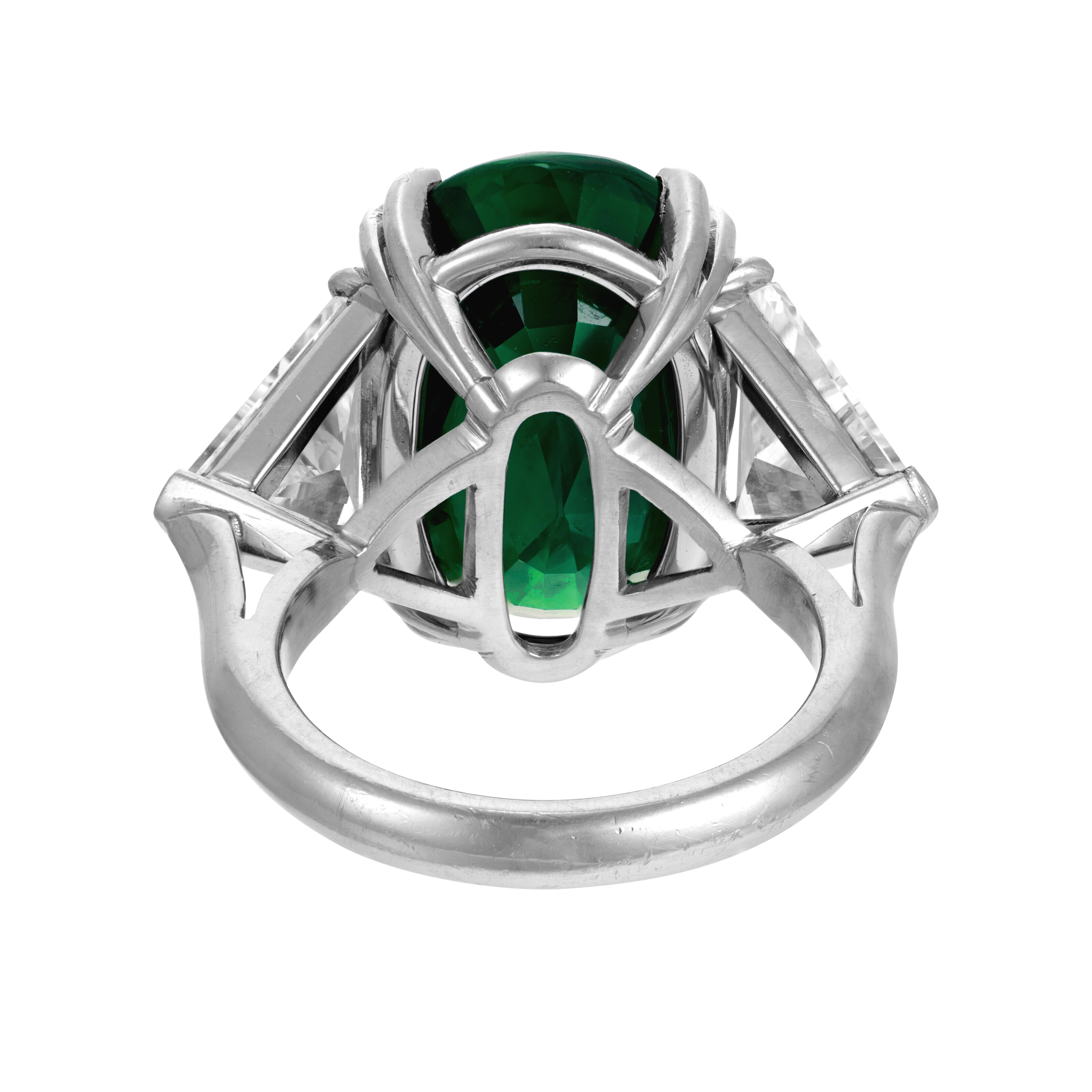 Minor oil emerald, certified by GRS as minor oil treated. With a total carat weight of 8.31 carats, the emerald is beautifully cut in an oval shape, showcasing its captivating vivid green color. Surrounding the emerald are natural diamonds totaling