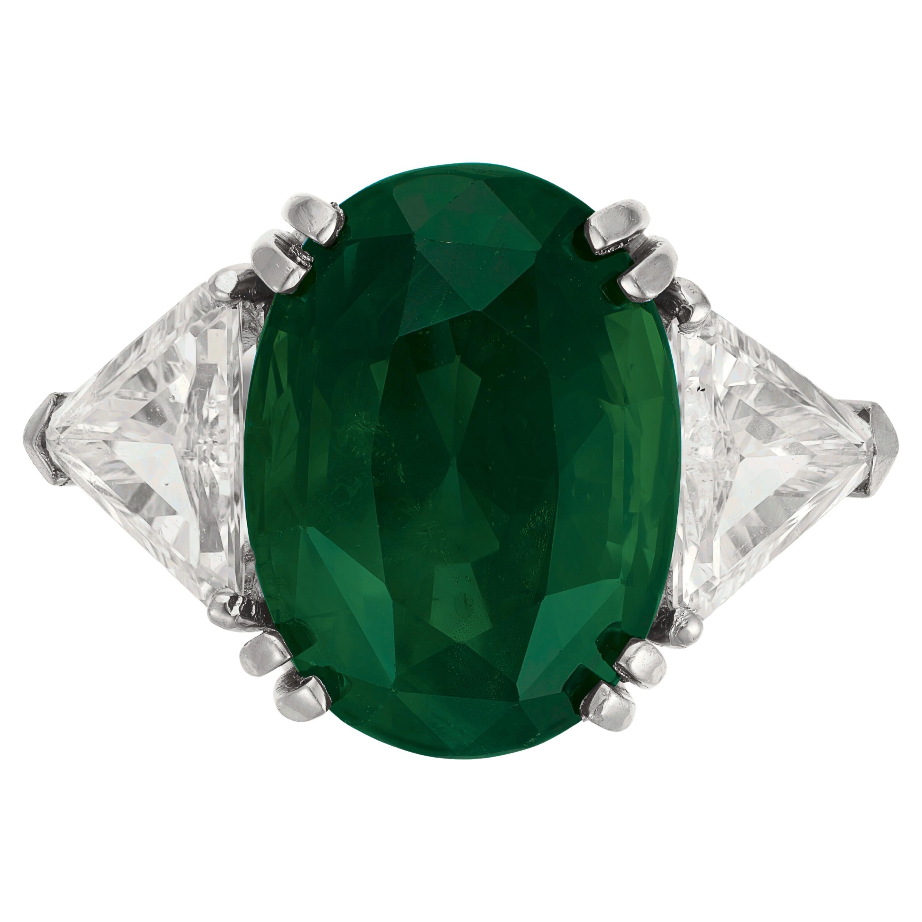 GIA ertified 8.31  Carat Minor Oil Emerad Diamond Cocktail Ring