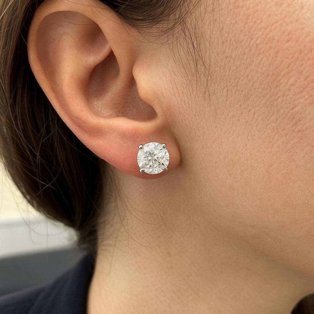 Taille ronde Boucles d'oreilles GIA en diamant rond brillant de 3,94 carats au total en vente