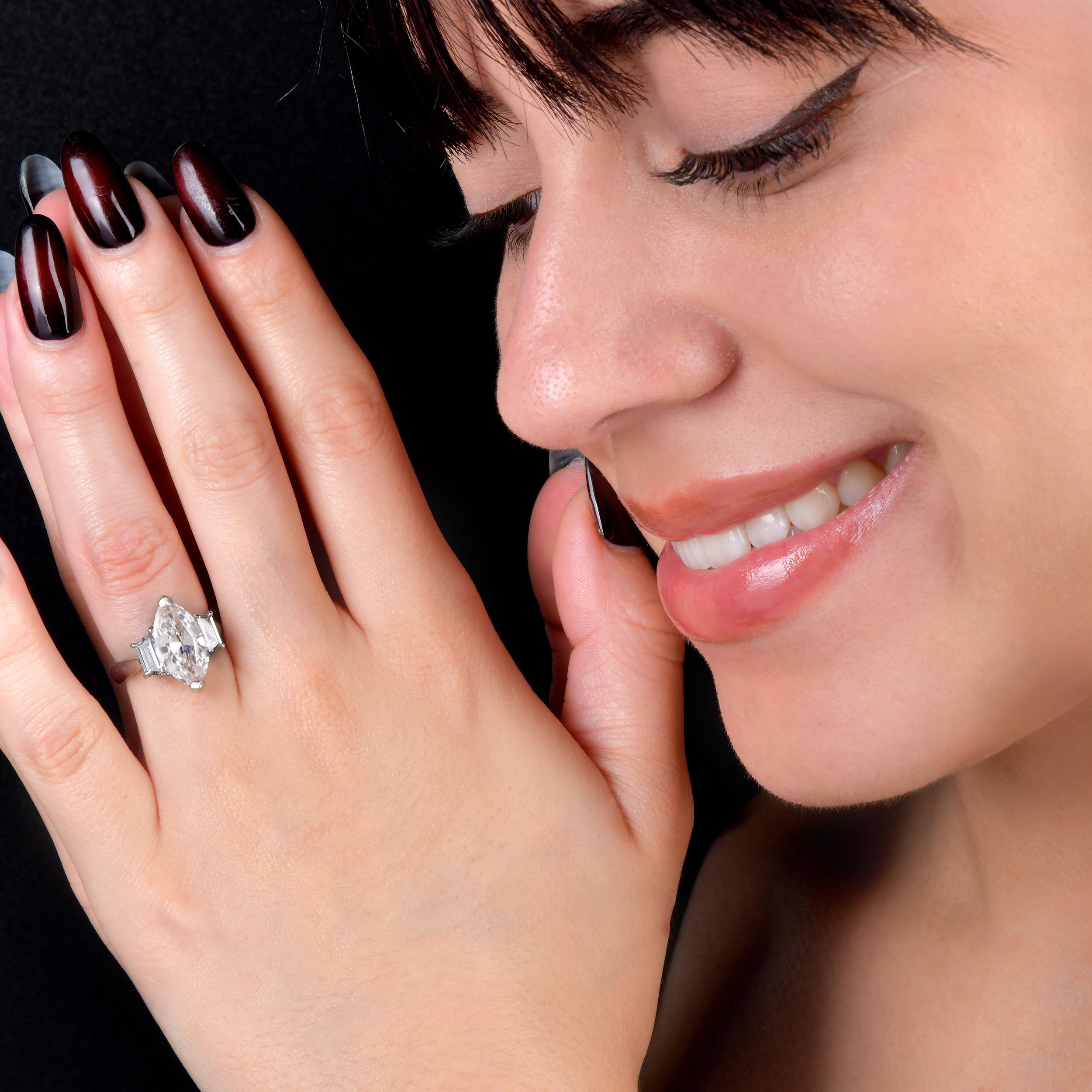 GIA F VS2 4,00 cts Anillo de compromiso de diamantes marquesa en platino Corte marquesa en venta