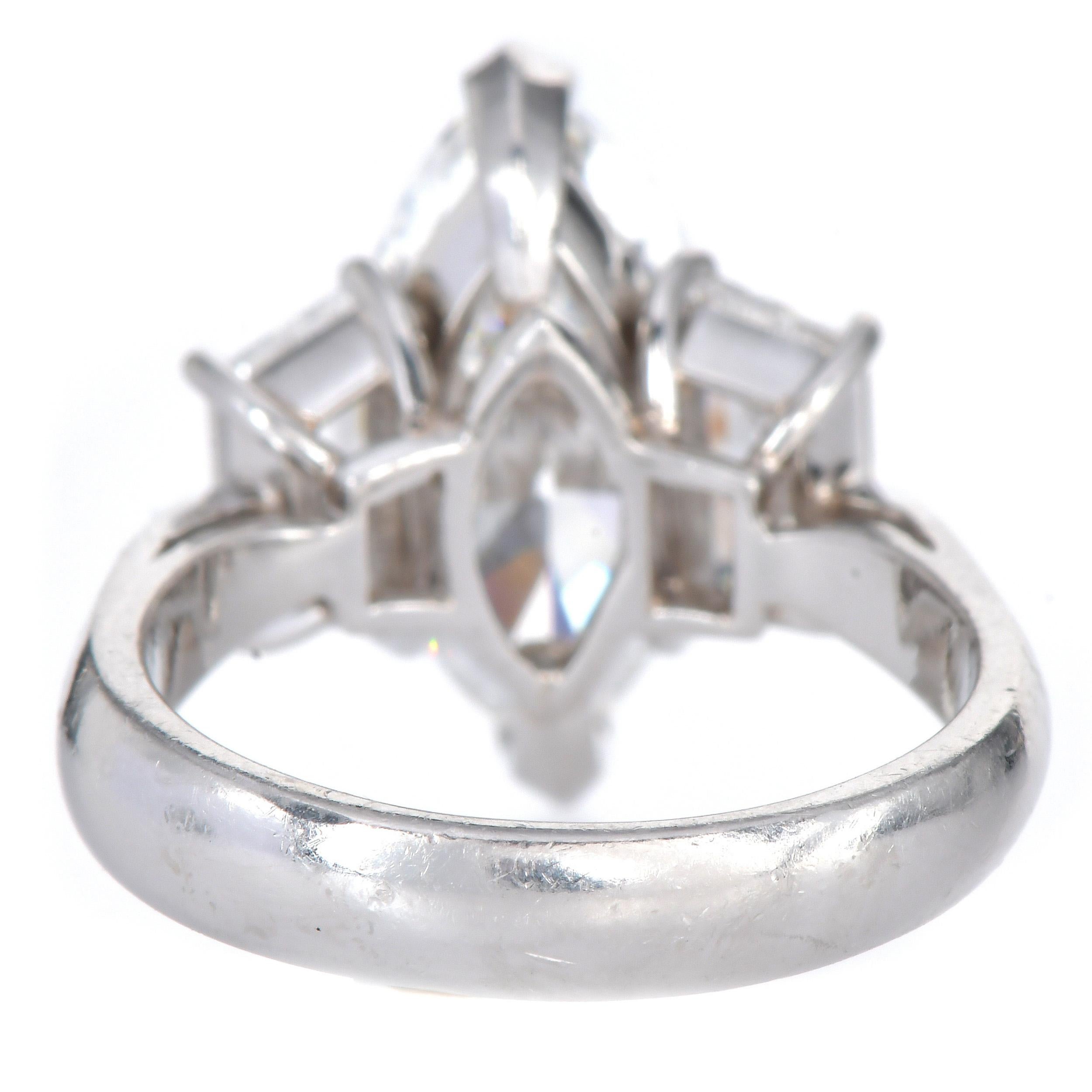 GIA F VS2 4,00 cts Anillo de compromiso de diamantes marquesa en platino en venta 2