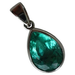 GIA F1/Minor 1.54ct Top Quality Colombia Emerald Pendant in Platinum