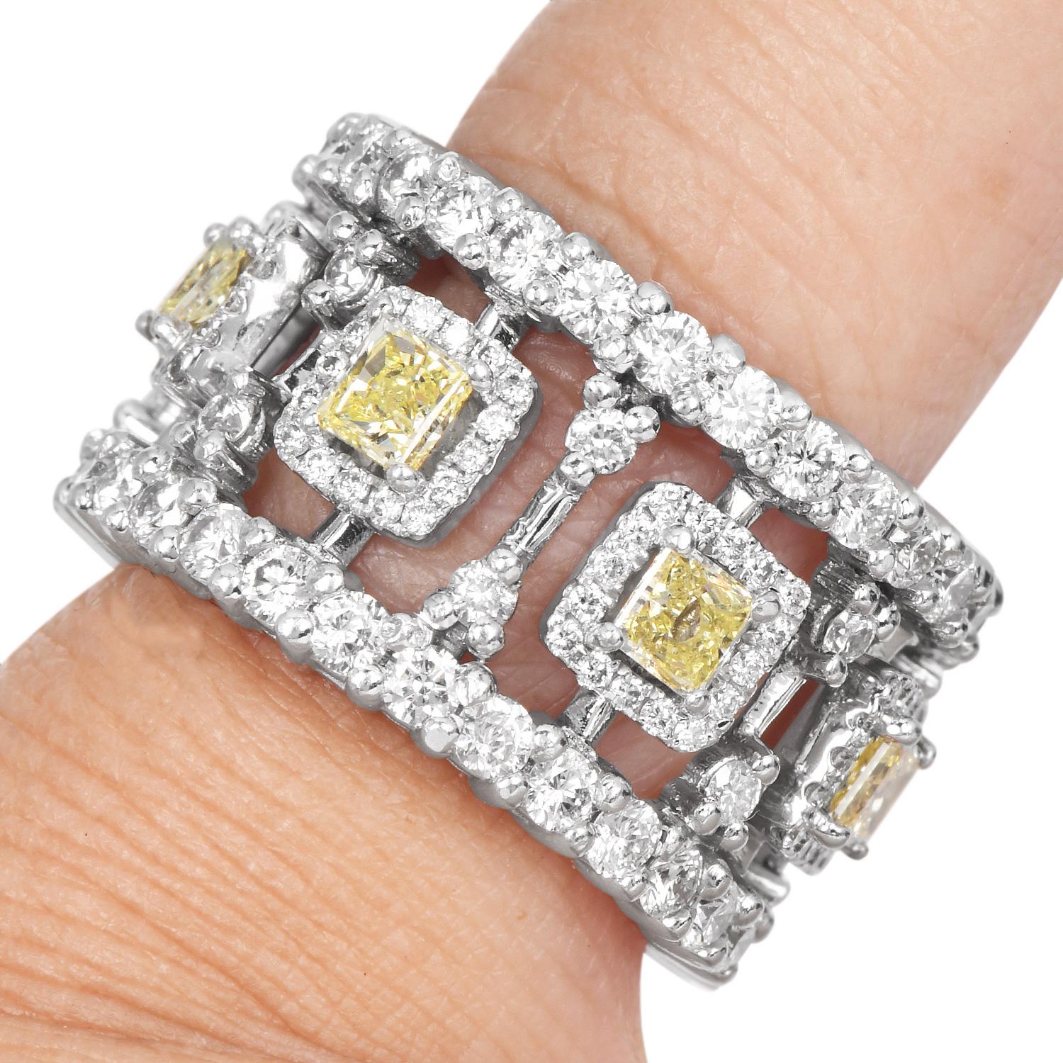 GIA Anello di eternità in platino con diamante giallo intenso di 6,60 carati in vendita 3