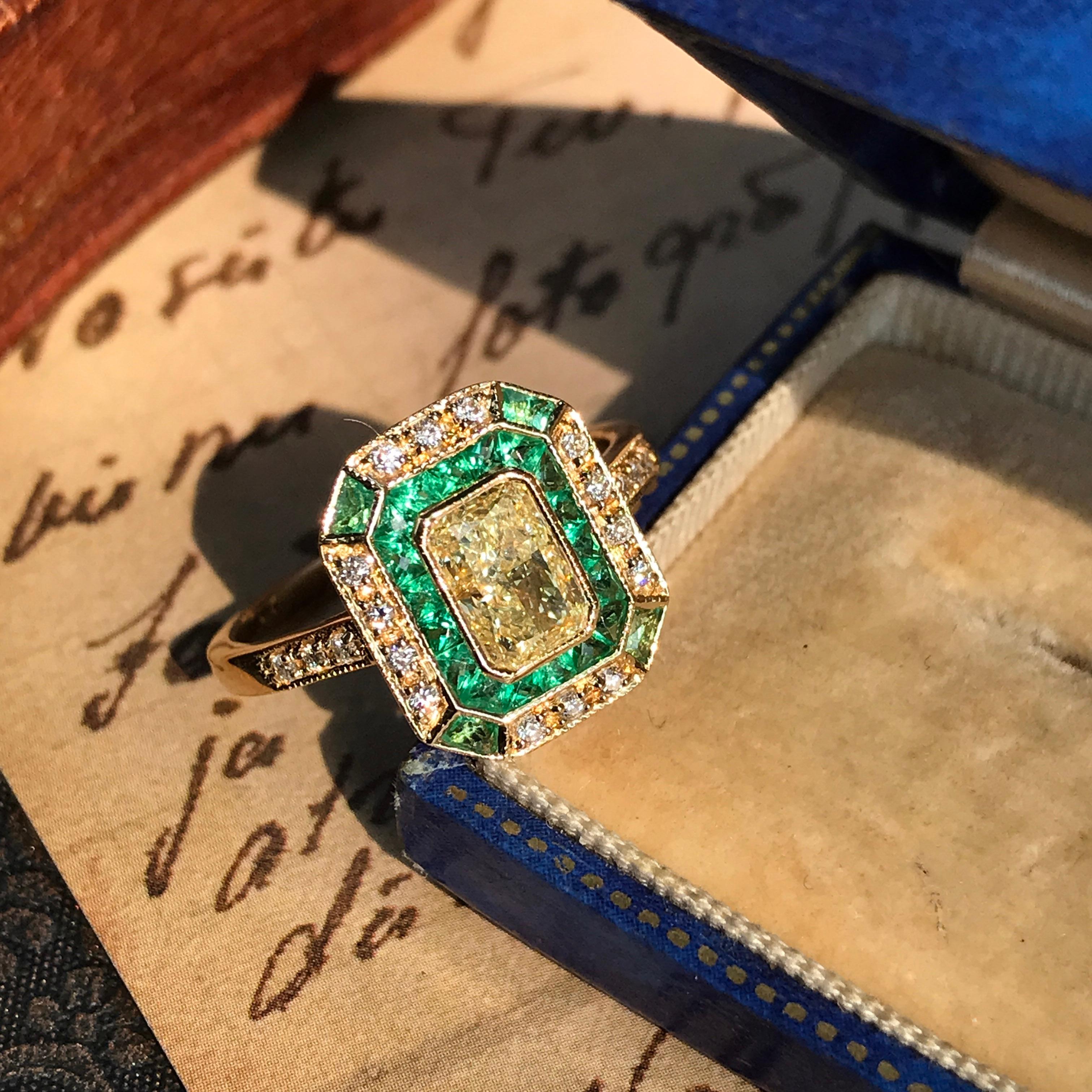 GIA Fancy Light Yellow Diamond with Emerald and Diamond Halo Art Deco Style Ring In New Condition For Sale In Bangkok, TH