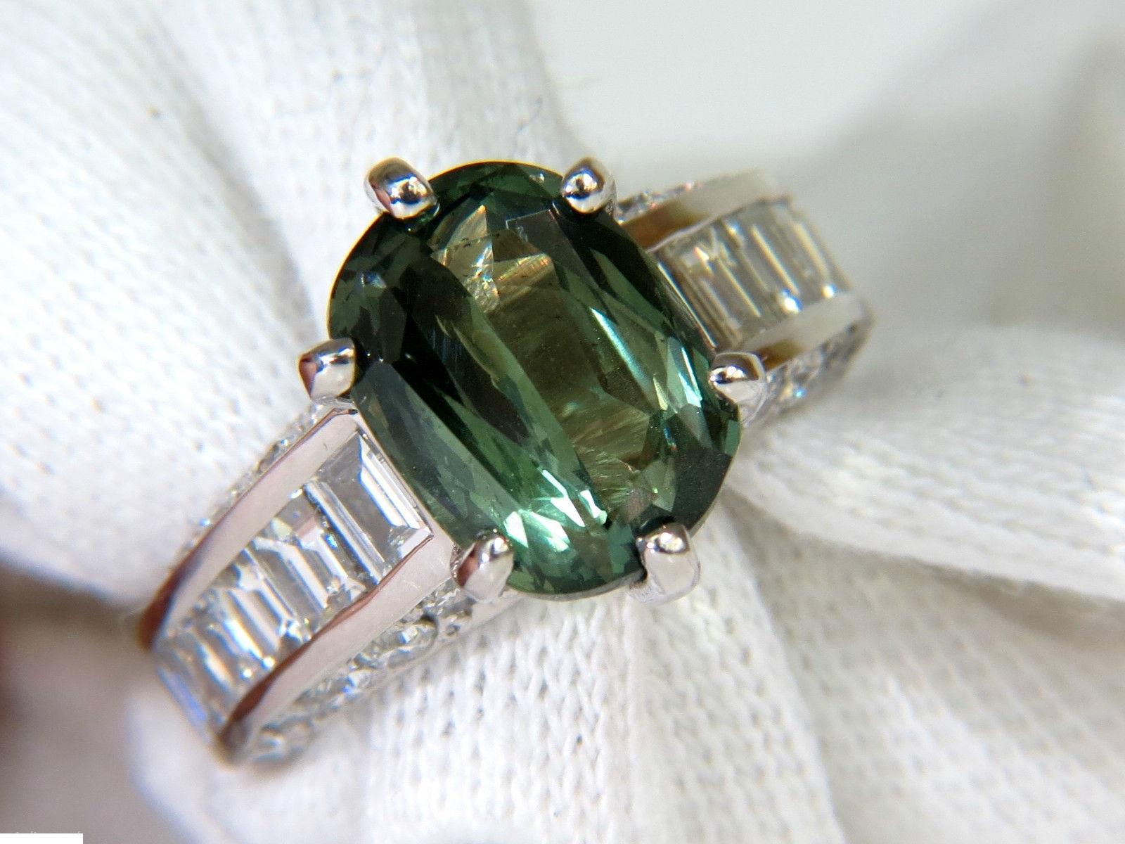 GIA Fine Gem Green 7.60 Carat Natural Chrysoberyl Diamond Ring In New Condition For Sale In New York, NY