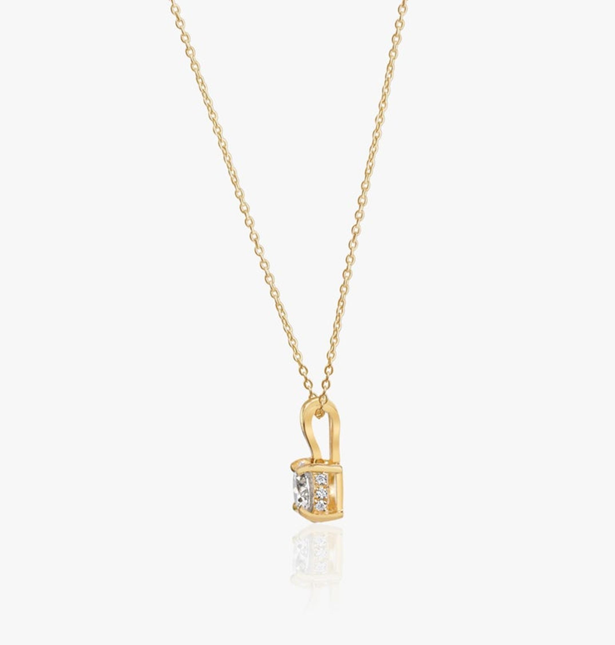 GIA Report Certified 1.5 Carat D Colorless IF Round Cut Diamond Pendant Necklace Pour femmes en vente