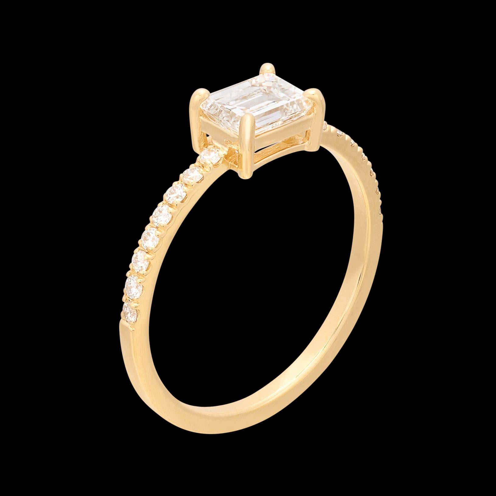 GIA G/VVS1 Anillo de compromiso talla esmeralda y oro de 18k en venta 2