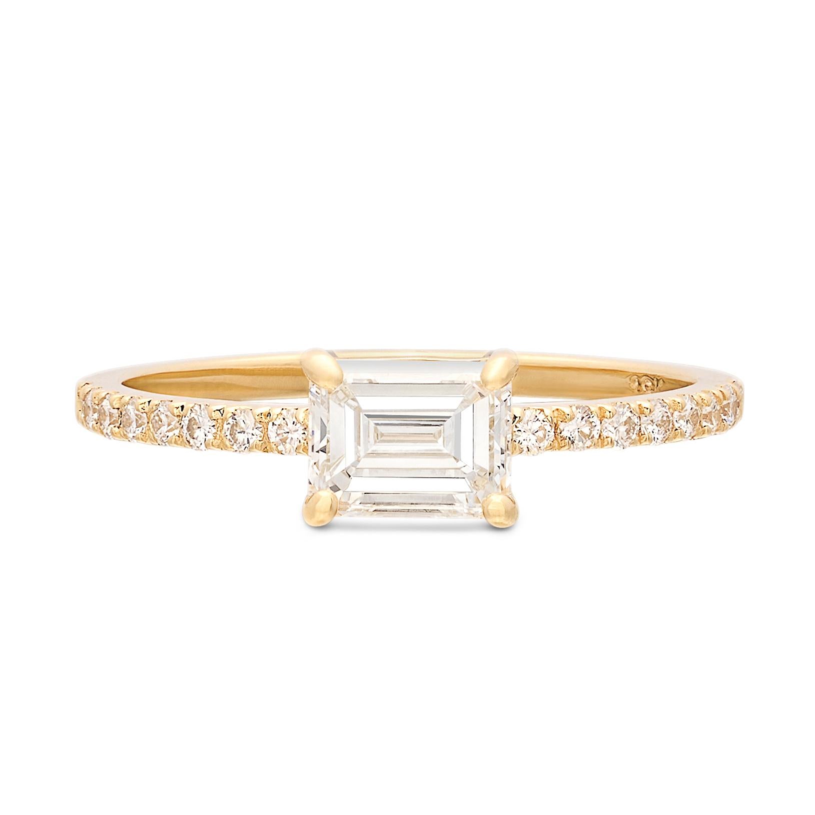 GIA G/VVS1 Anillo de compromiso talla esmeralda y oro de 18k en venta