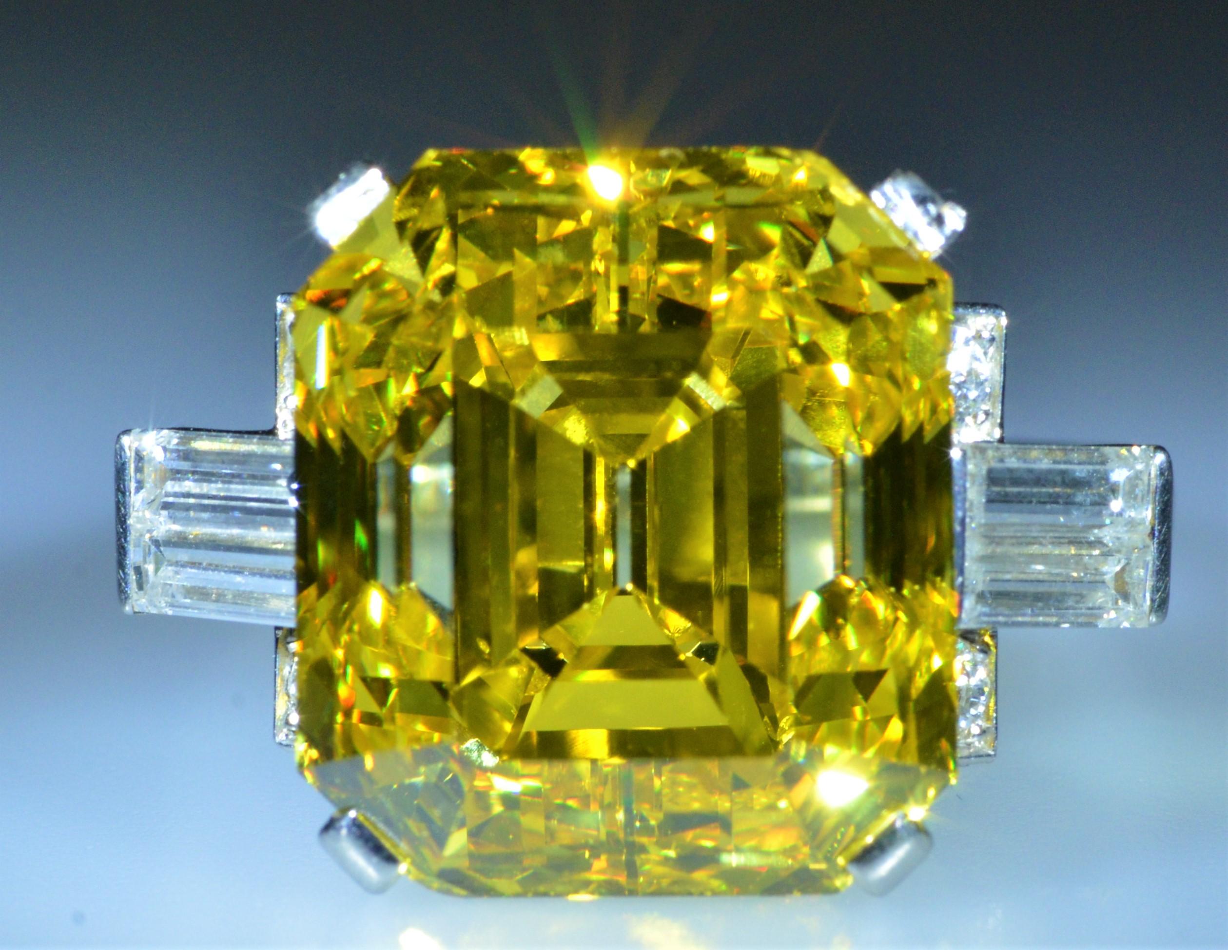 GIA Graded 19.01 Carat Fancy Vivid Orangy Yellow Vs2 Diamond Ring in Platinum For Sale 1