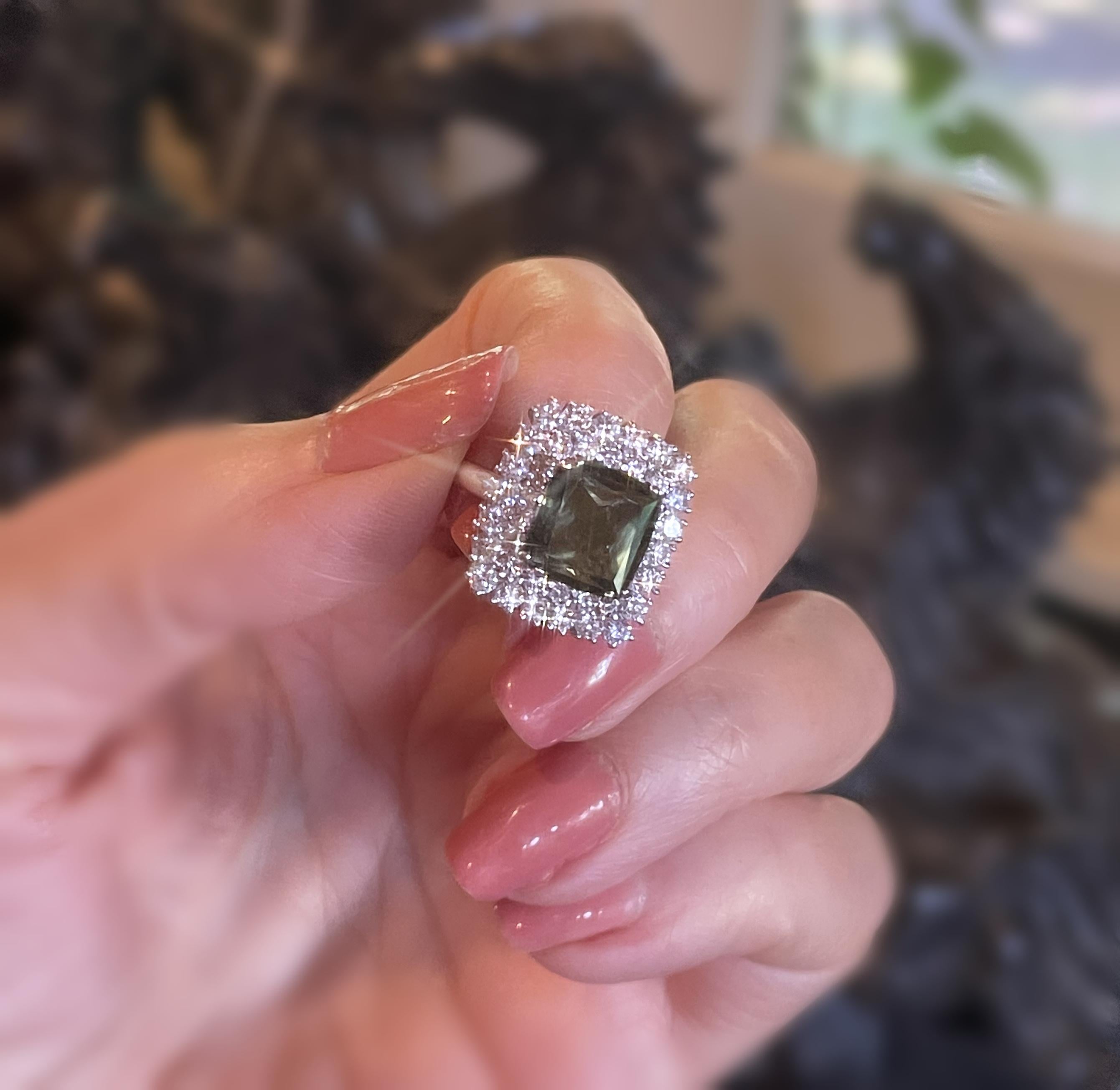 GIA Green Diamond 18K Ring Vintage Certified Natural Fine VVS Huge 6.82 Carats For Sale 5