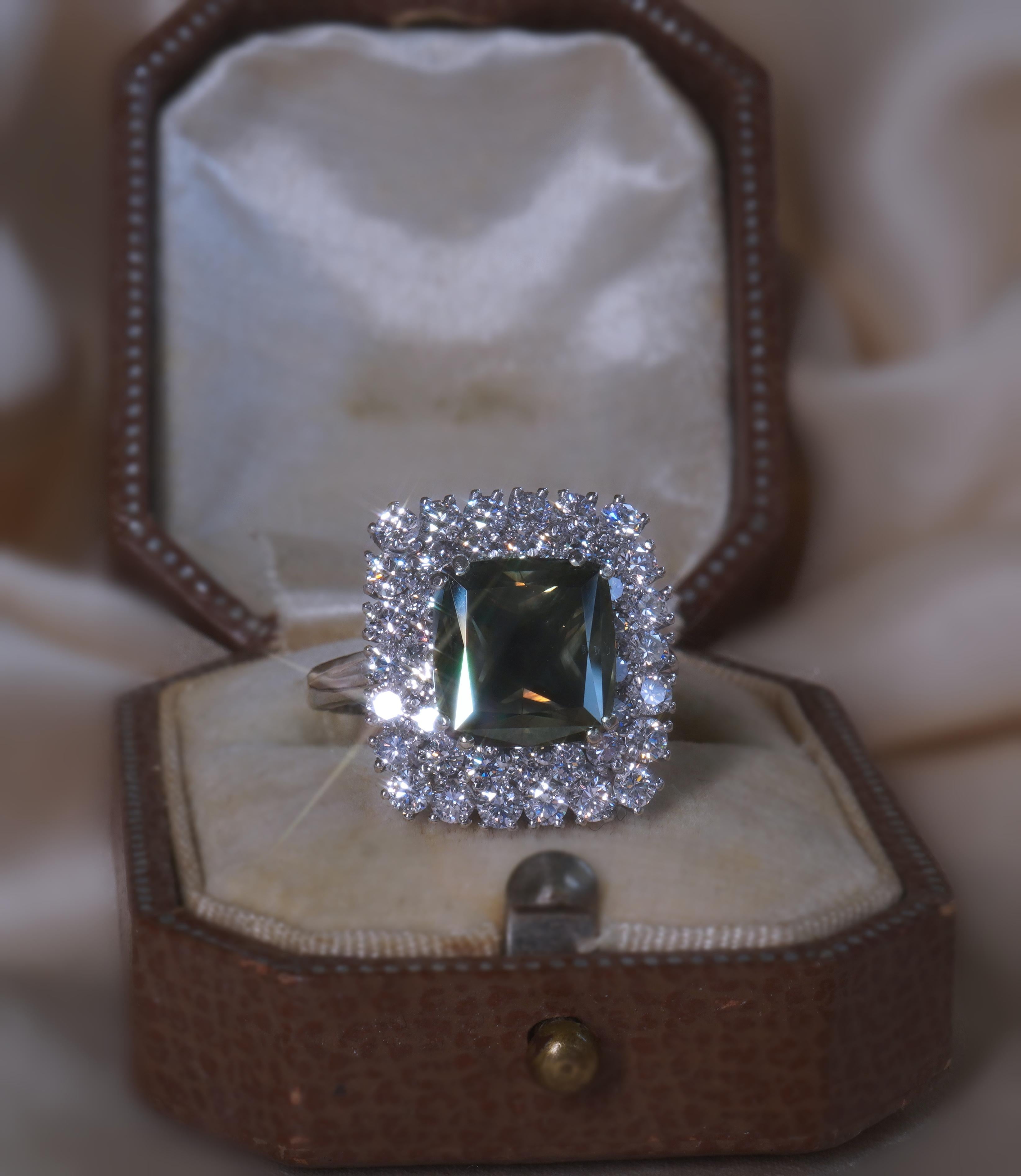 GIA Green Diamond 18K Ring Vintage Certified Natural Fine VVS Huge 6.82 Carats For Sale 1