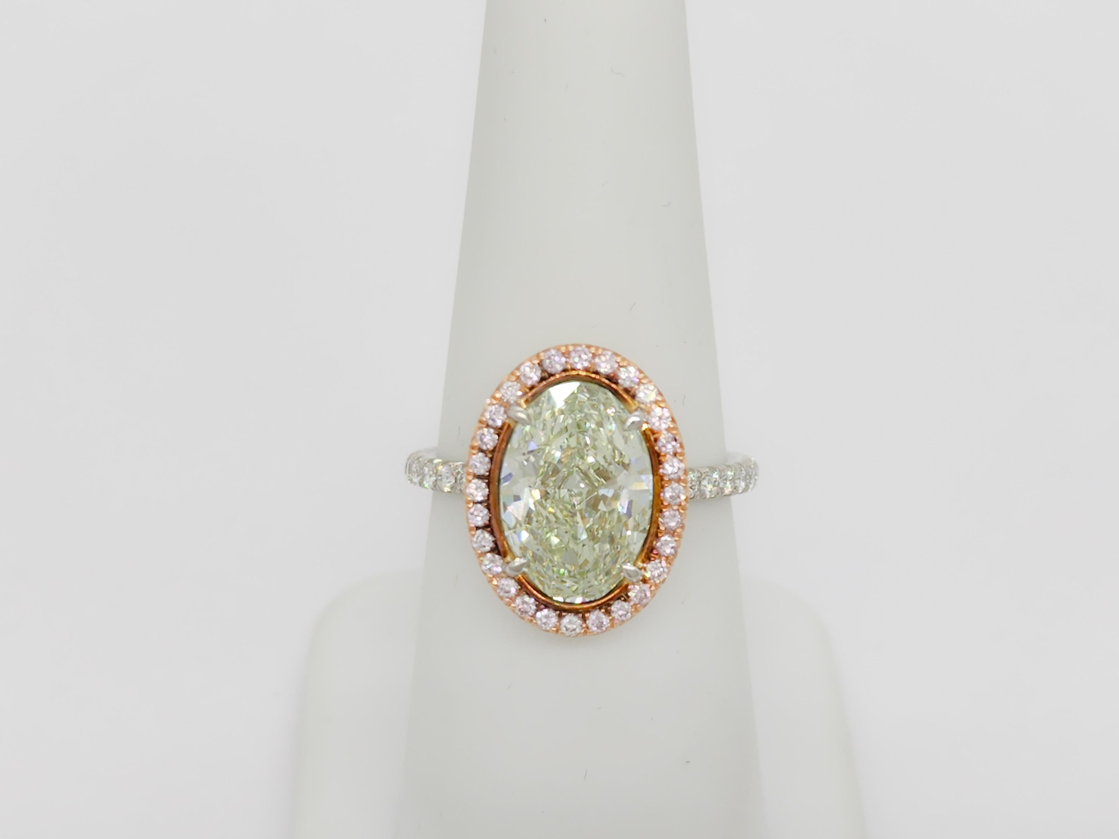 GIA Green Diamond Oval and Pink Diamond Ring in Platinum and 18k Rose Gold In New Condition For Sale In Los Angeles, CA