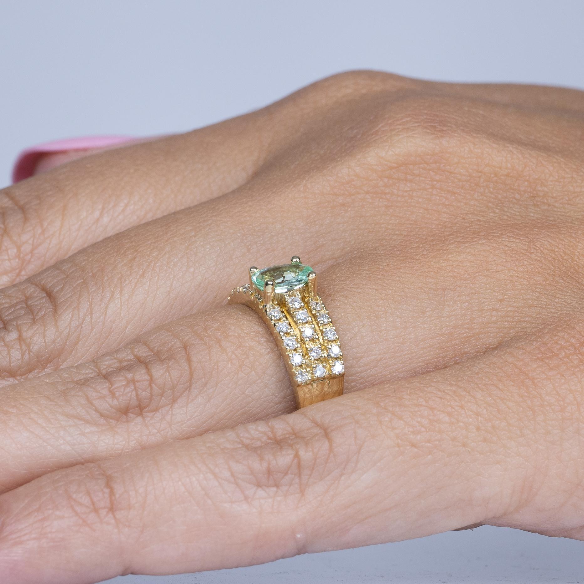 GIA Ring aus 14 Karat Gelbgold mit grünem Paraiba-Turmalin, oval und Diamant 1