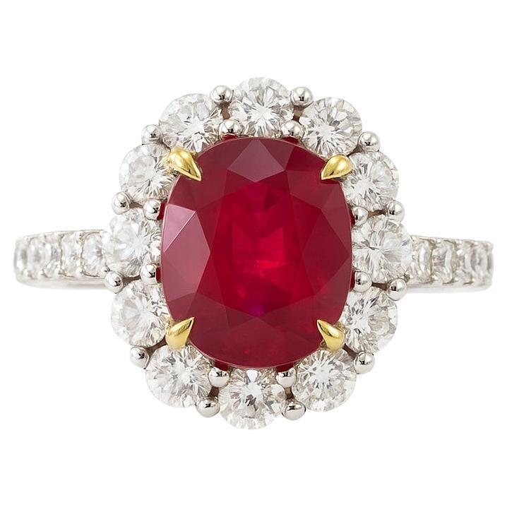 GIA & GRS Certified 3.02 Carat No-Heat Ruby and Diamond Halo Ring in vendita