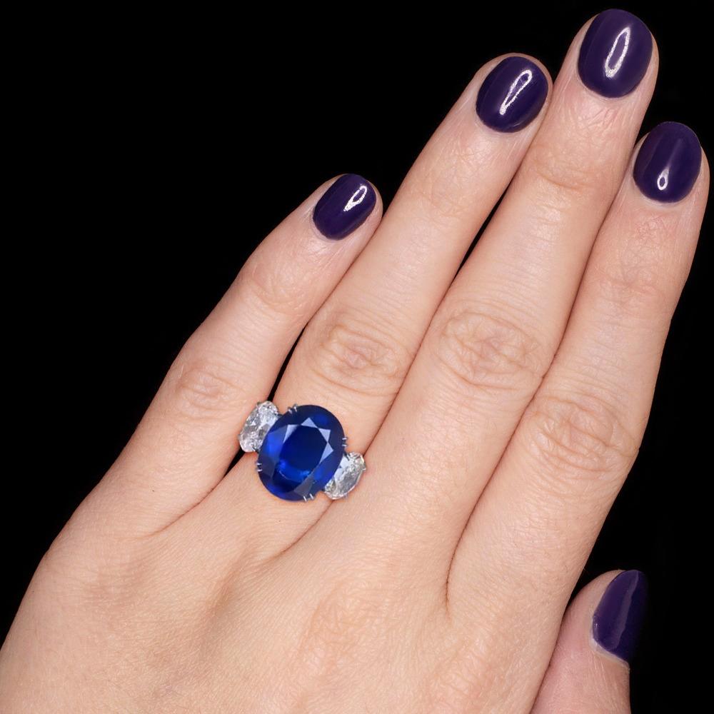 Modern GIA GRS CEYLON NO HEAT Certified 4 Carat Blue Sapphire Diamond Ring For Sale