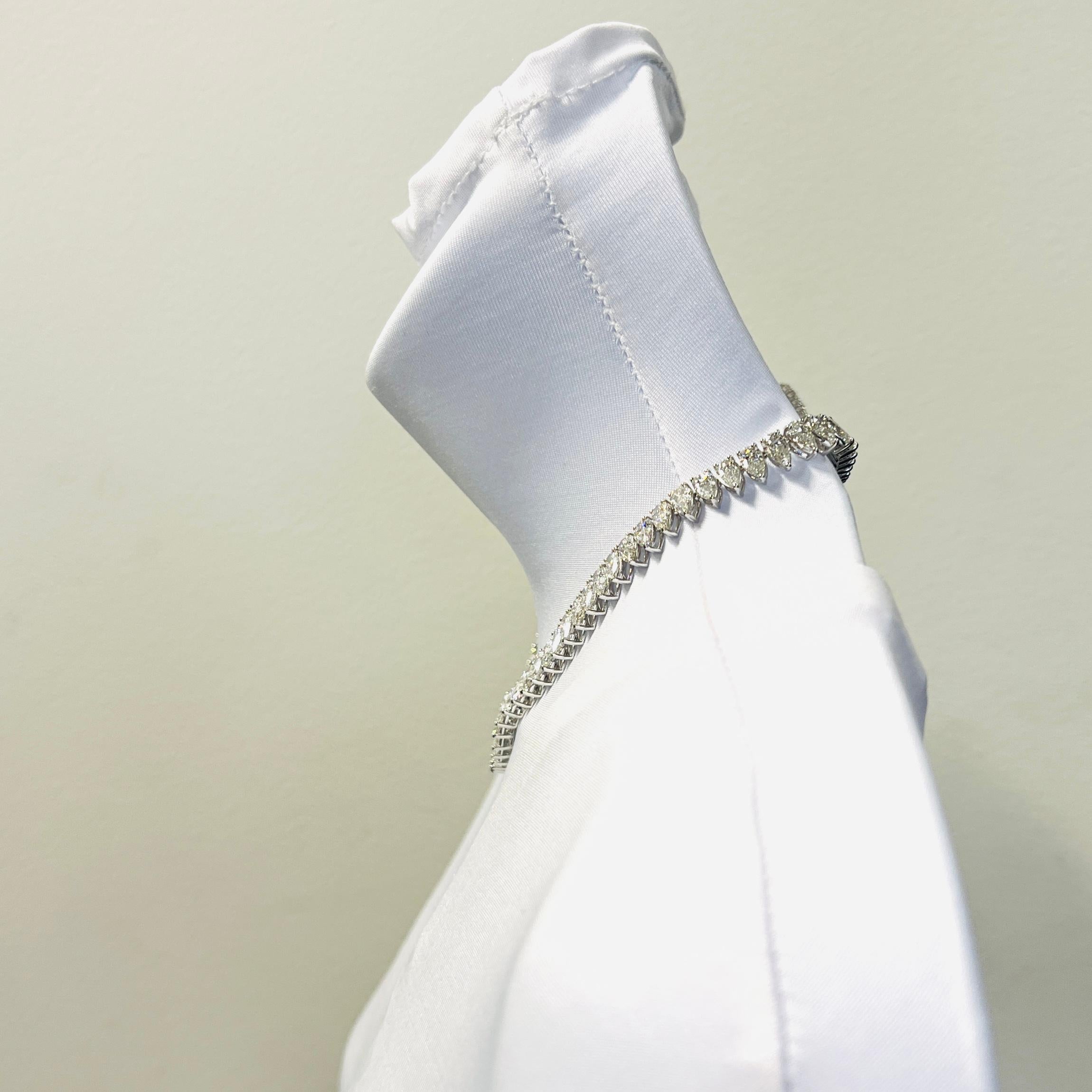 GIA Collier de tennis en or blanc 18 carats et demi carat de diamant en forme de poire Unisexe en vente