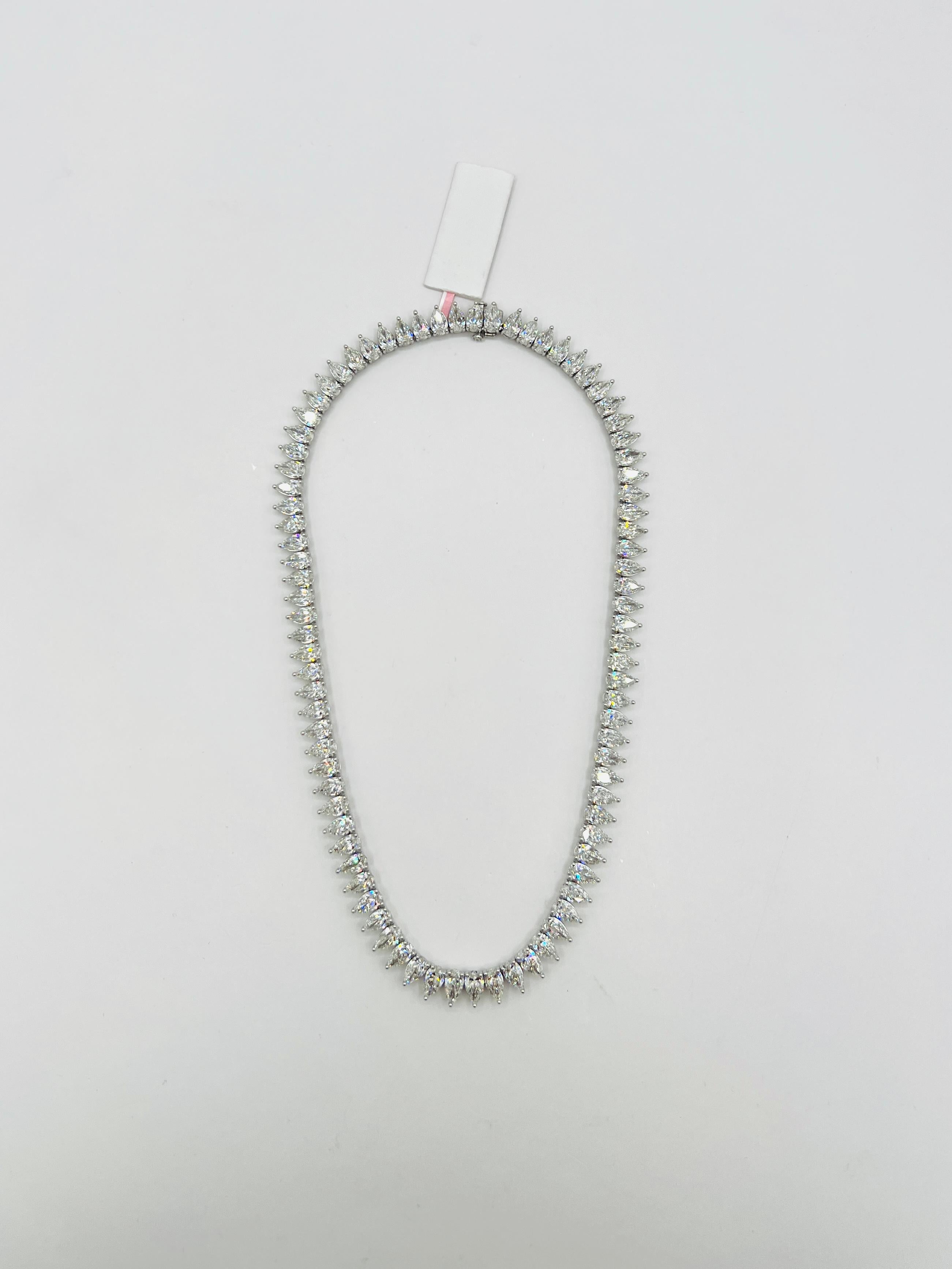 GIA Collier de tennis en or blanc 18 carats et demi carat de diamant en forme de poire en vente 1