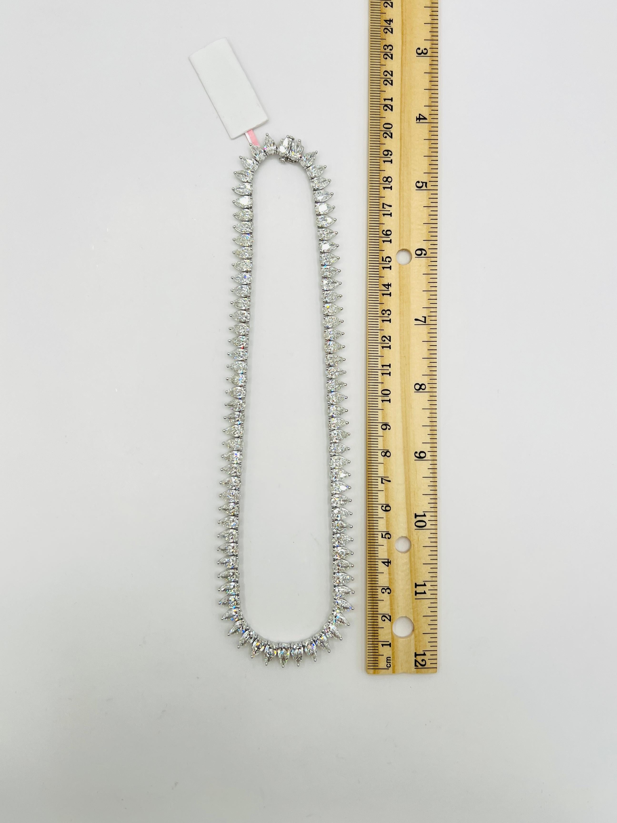 GIA Collier de tennis en or blanc 18 carats et demi carat de diamant en forme de poire en vente 3
