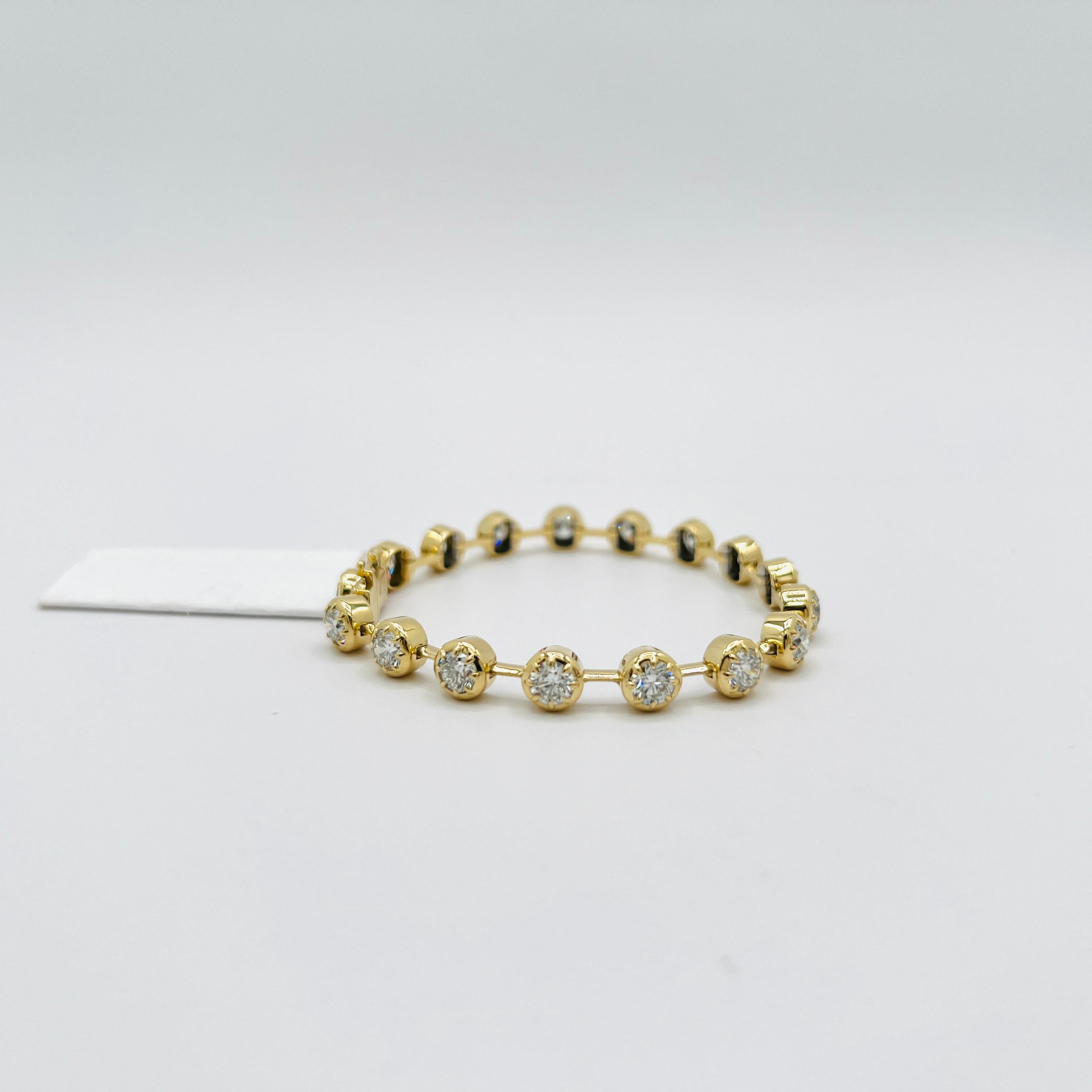 Bracelet en or jaune 18K avec chaton en diamant blanc d'un demi carat chacun GIA en vente 2