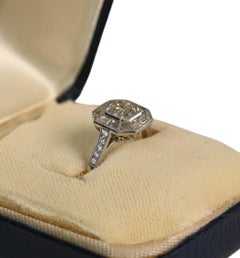 Bague de fiançailles Asscher Cut. GIA 0.80ct Diamond Baguette Halo Ring Platinum IVS2
