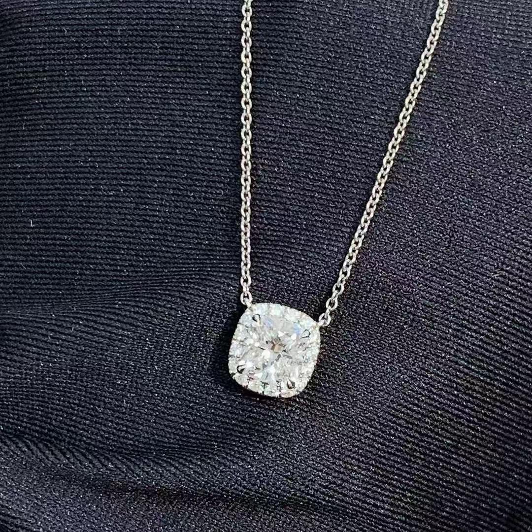 GIA Harry Winston 1.01ct VS2 Color F Diamond Luxuriously Set Necklace