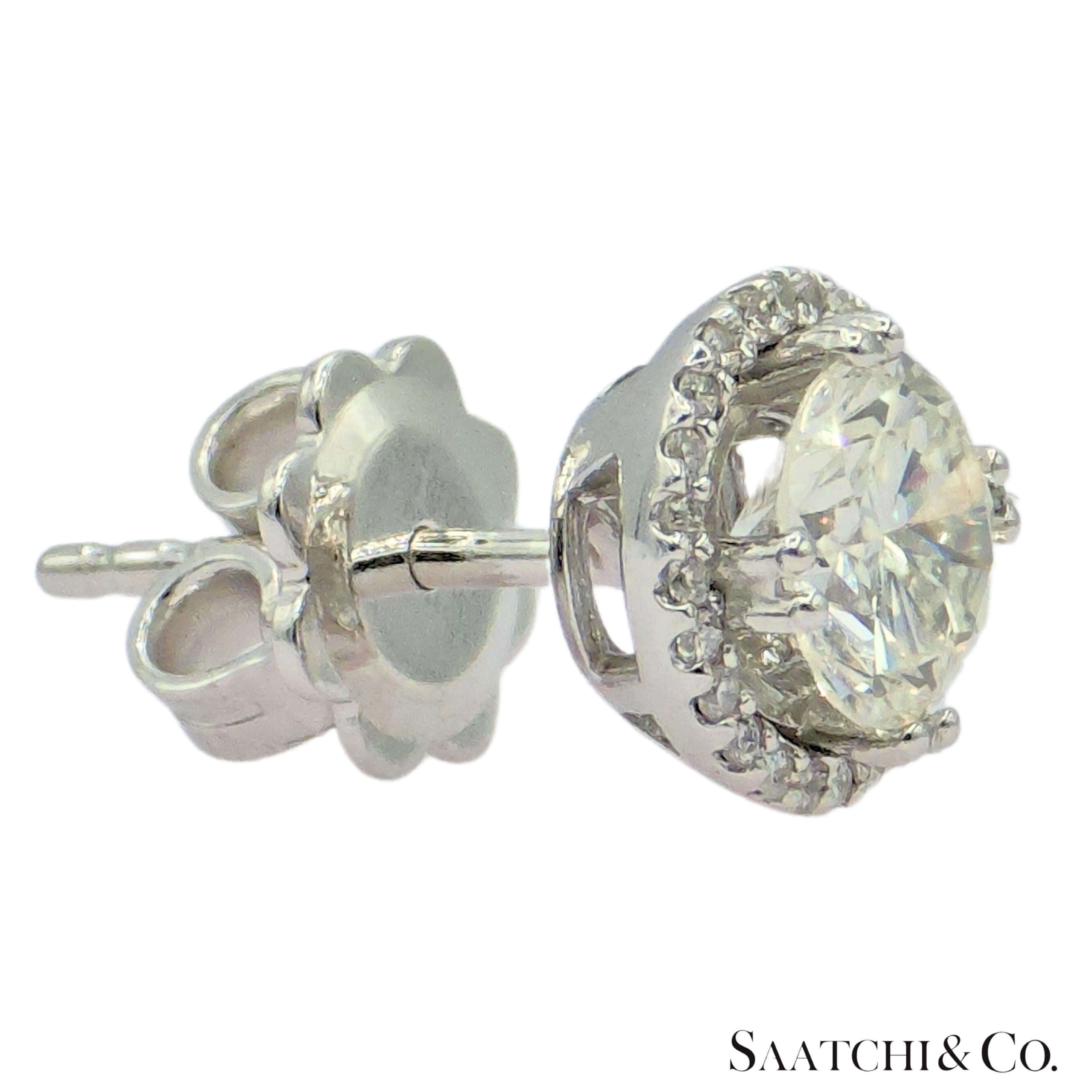 GIA Hilo Stud Orecchino con diamante naturale in oro bianco 18 carati in vendita 2