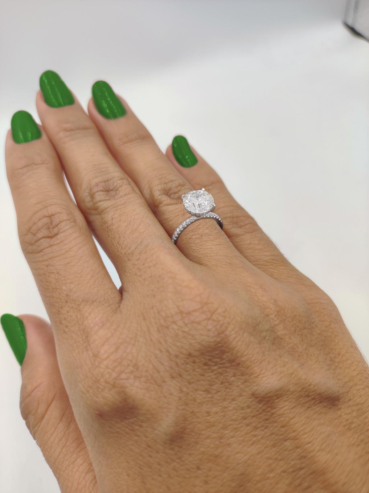 Moderne GIA Bague à diamant rond de 3 carats à taille idéale en vente