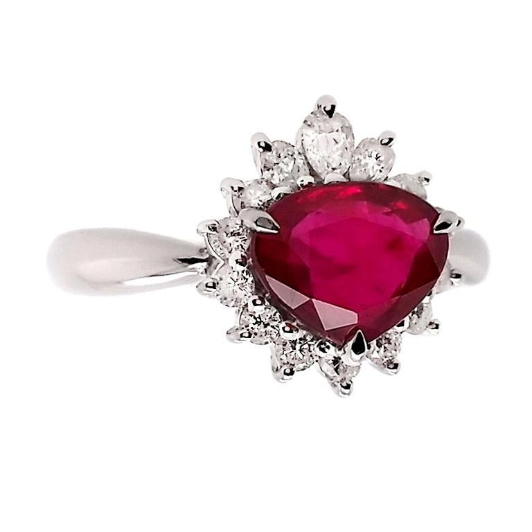 Anillo de platino con rubí tailandés certificado por GIA e IGI de 1,34 ct y diamantes naturales de 0,34 ct en venta 3