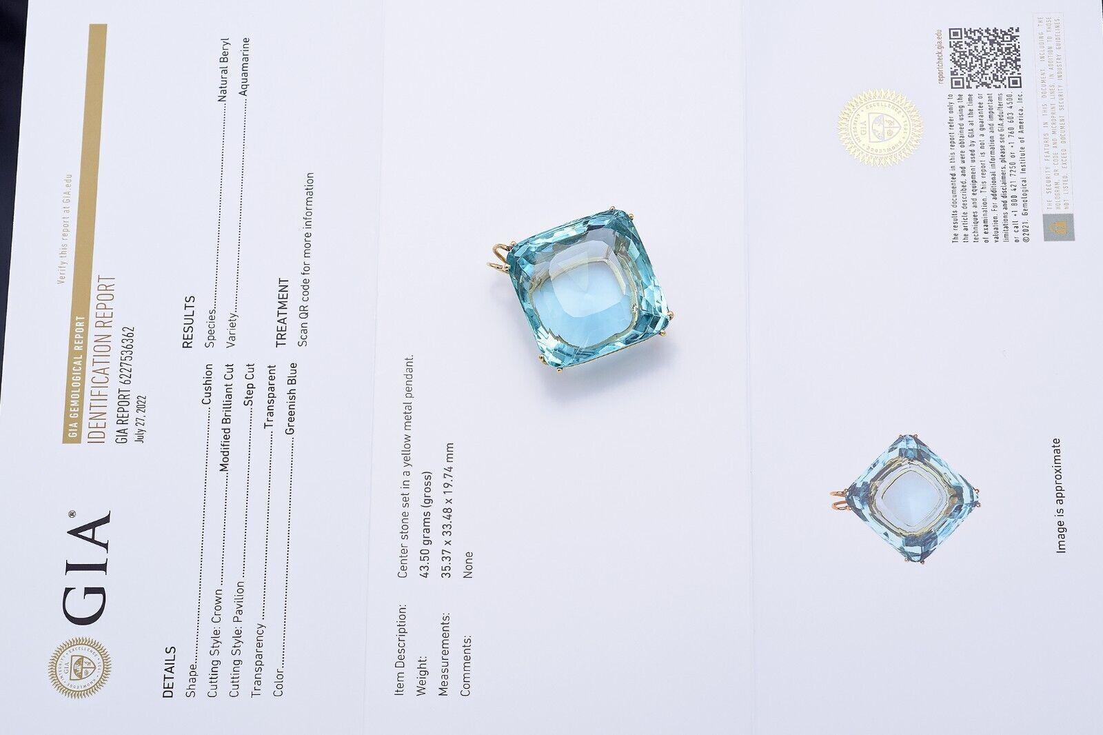 Women's GIA Report Certified 189.21Ct Transparent Blue Aquamarine Yellow Gold Pendant For Sale