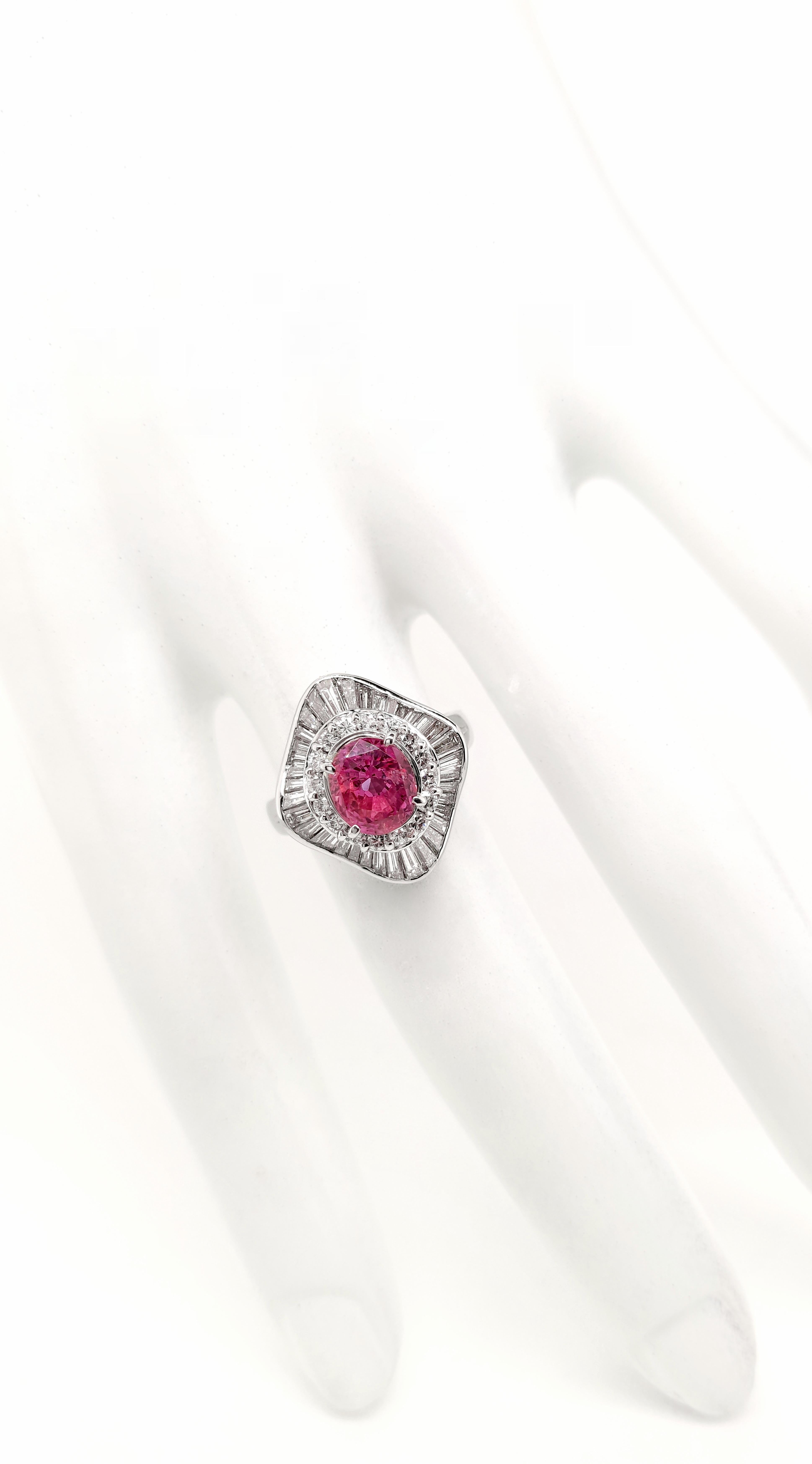 GIA & IGI Certified 2.65ct Pink Sapphire 1.23ct Natural Diamonds Platinum Ring In New Condition For Sale In Hong Kong, HK