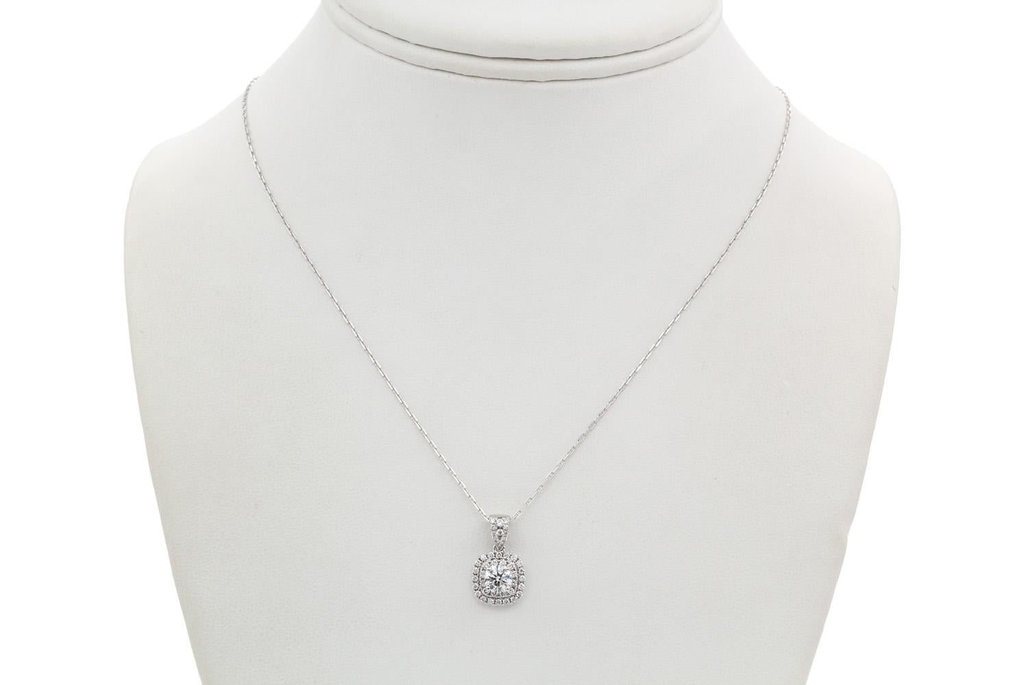 Round Cut GIA Internally Flawless 18k White Gold & Diamond Pendant Necklace 0.85ctw For Sale