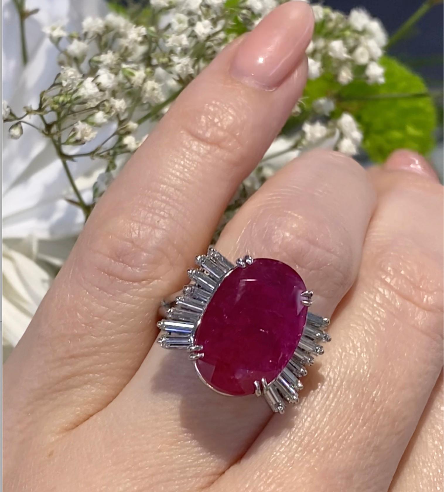 Grande bague cocktail en platine avec diamants et rubis naturel non chauffé de 9,10 carats, certifié GIA en vente 8