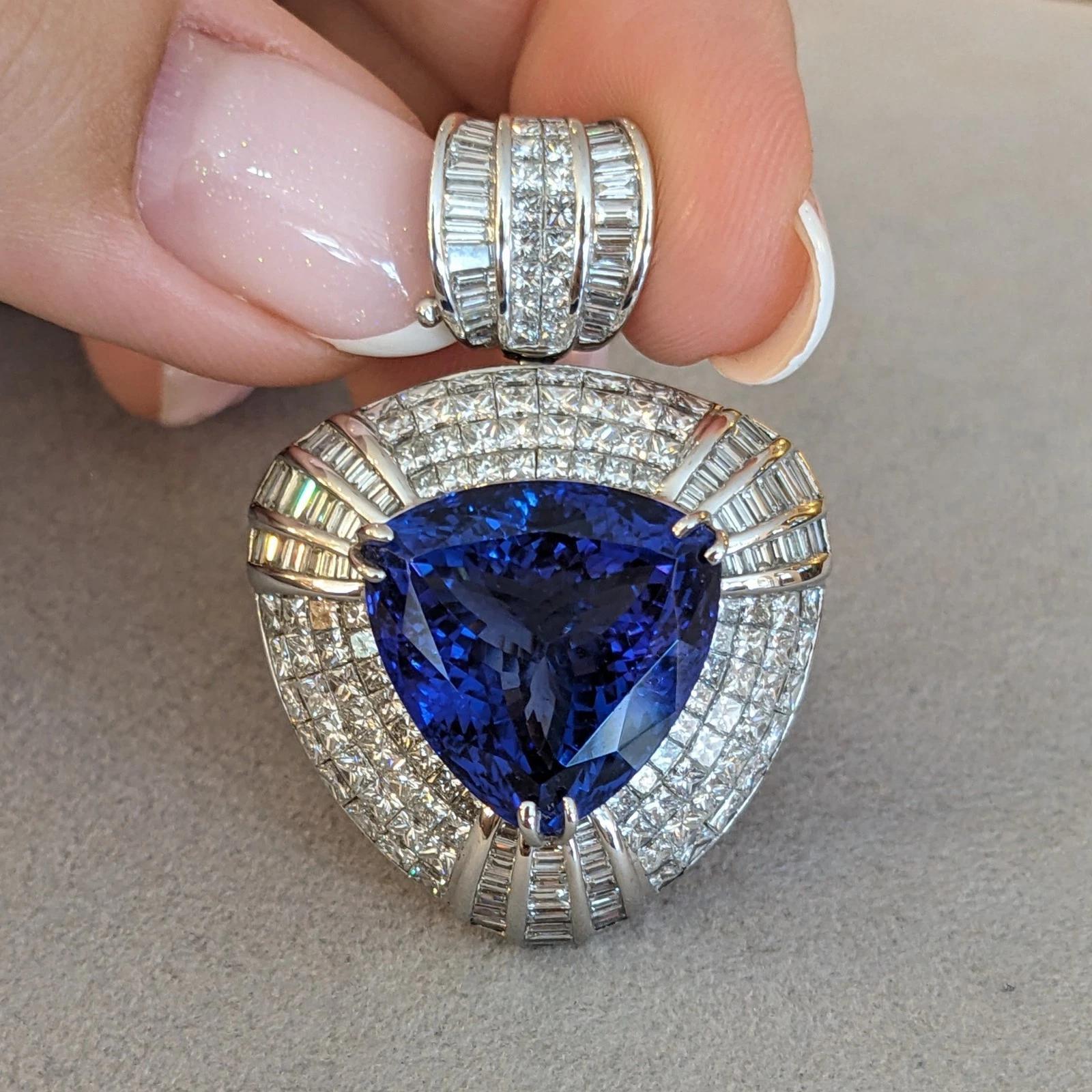 GIA Large Tanzanite and Diamond Pendant in 18k White Gold In condizioni ottime in vendita a La Jolla, CA