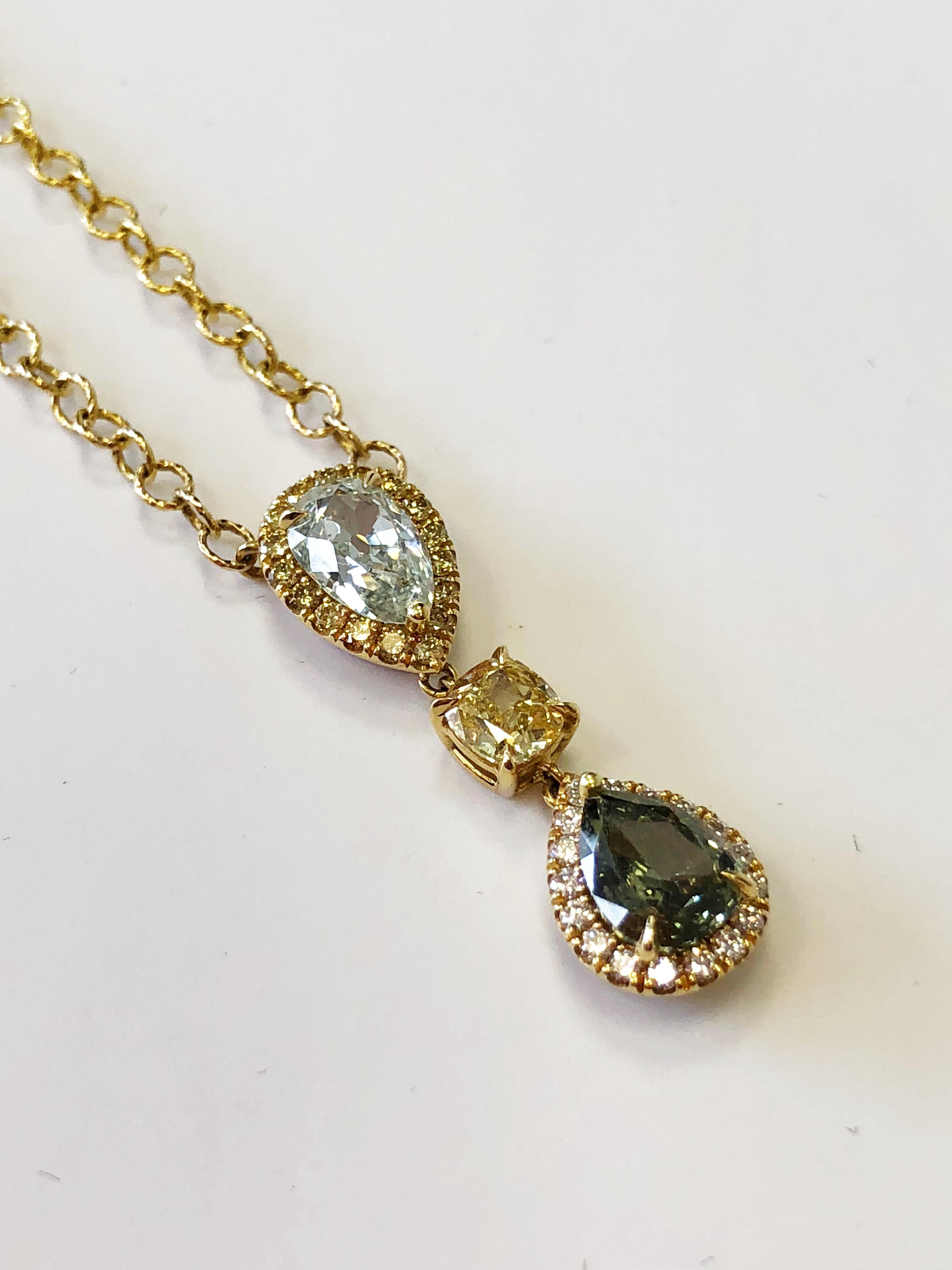 Women's or Men's GIA Light Green Diamond and Fancy Deep Grayish Yellowish Green Diamond Necklace