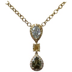 GIA Light Green Diamond and Fancy Deep Grayish Yellowish Green Diamond Necklace